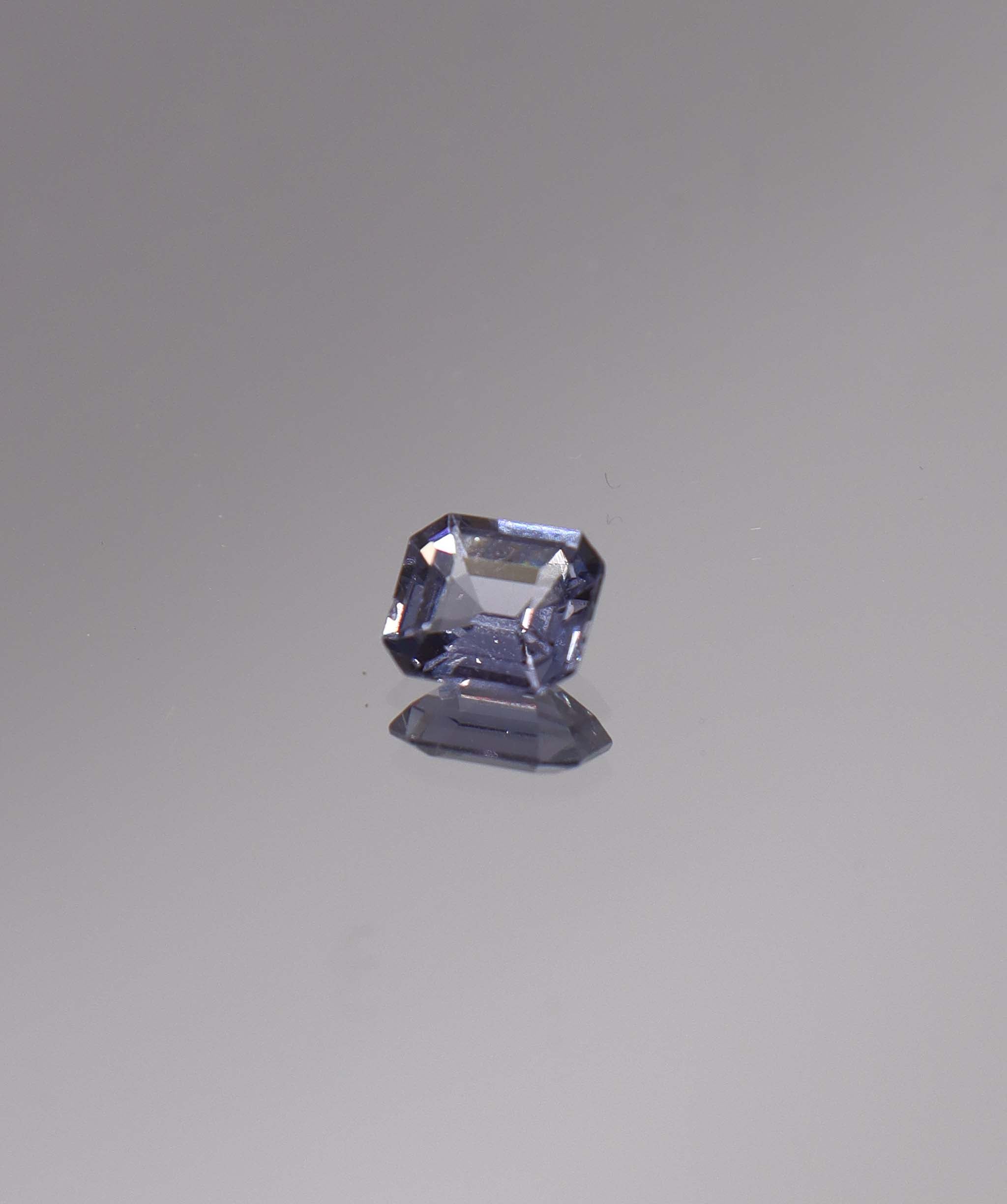 Luxury Promise 0.92ct Lavender Spinel Emerald DXBCS1589