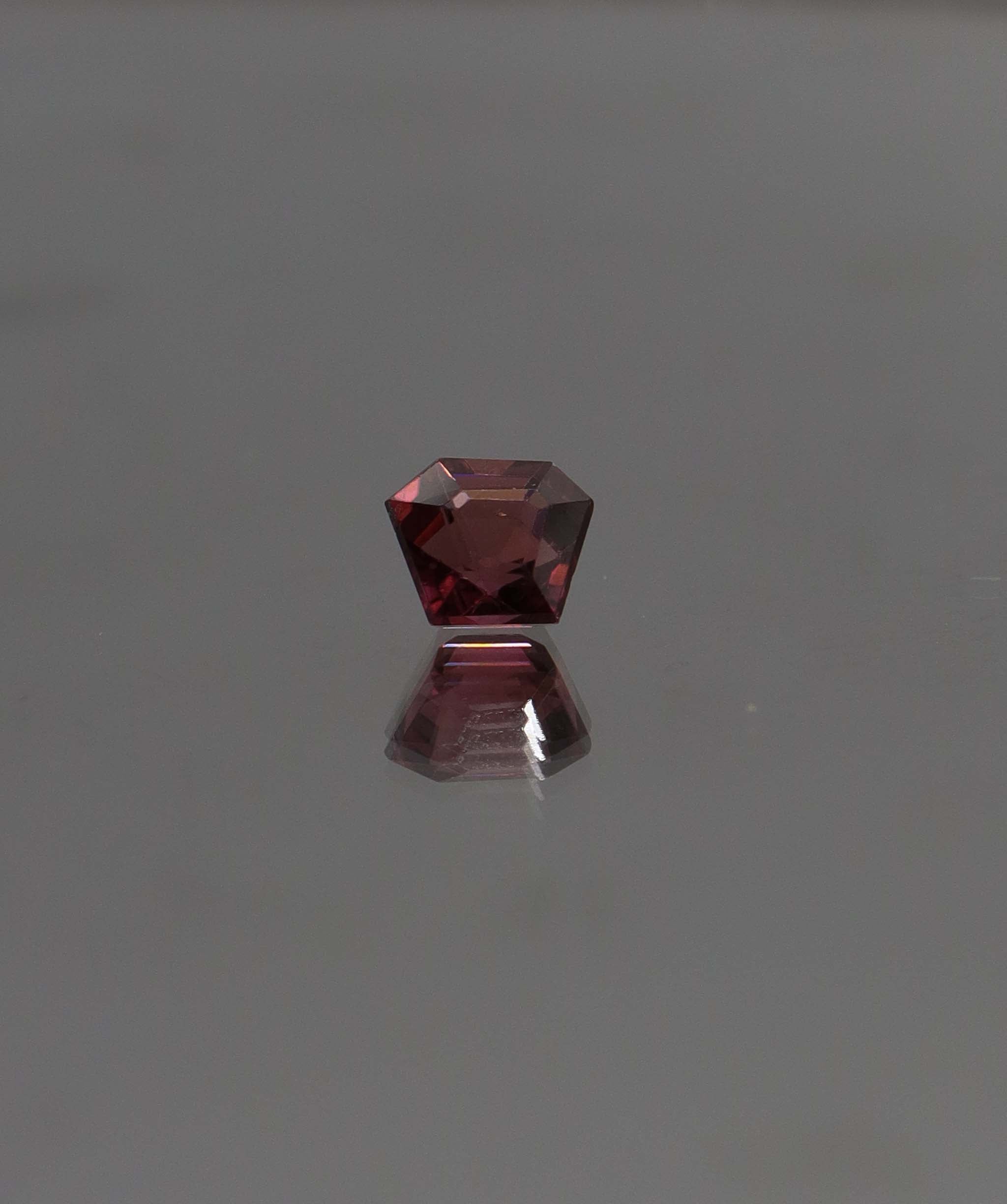 Luxury Promise 0.92ct tourmaline fantasy cut DXBCS0247