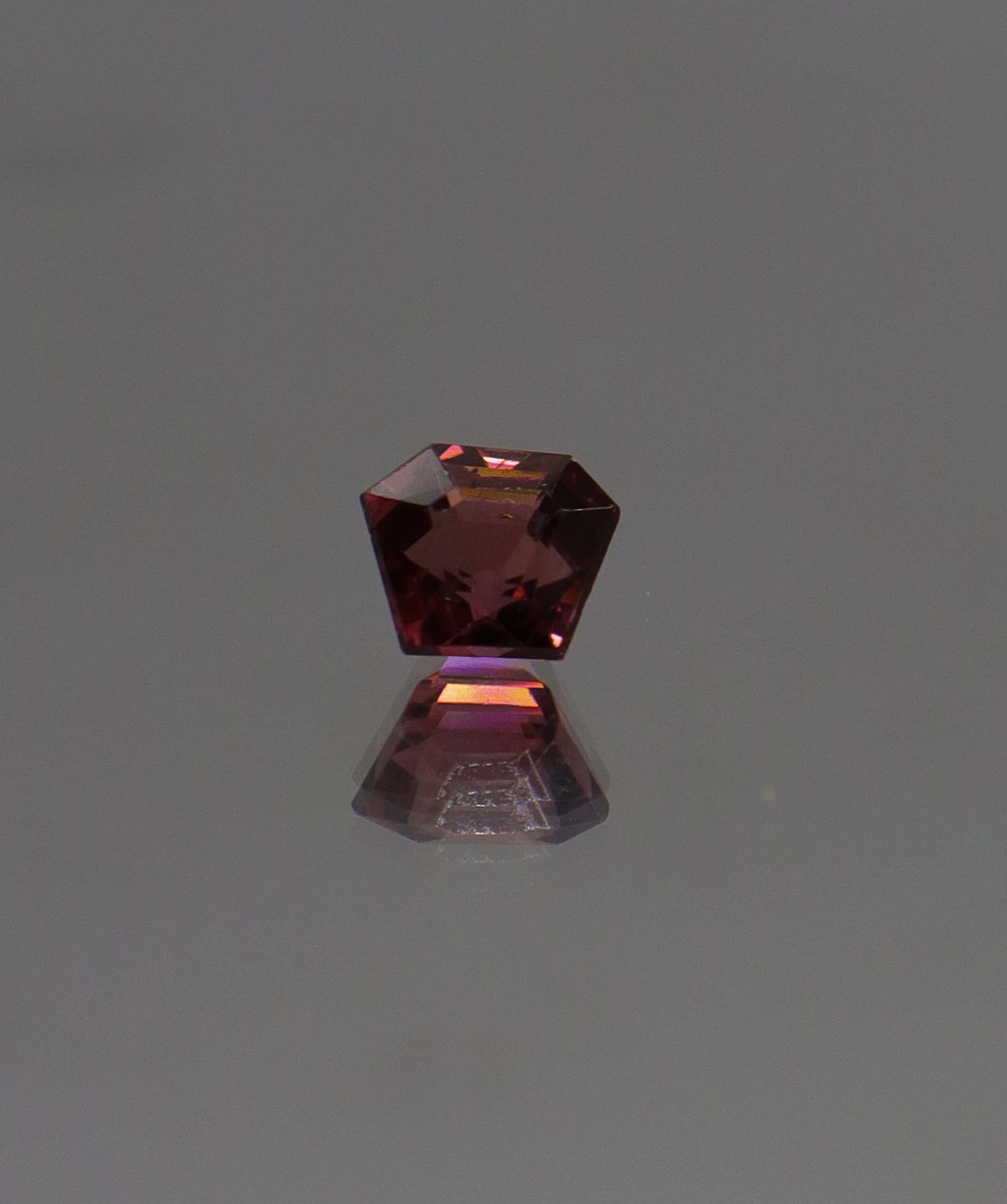 Luxury Promise 0.92ct tourmaline fantasy cut DXBCS0247