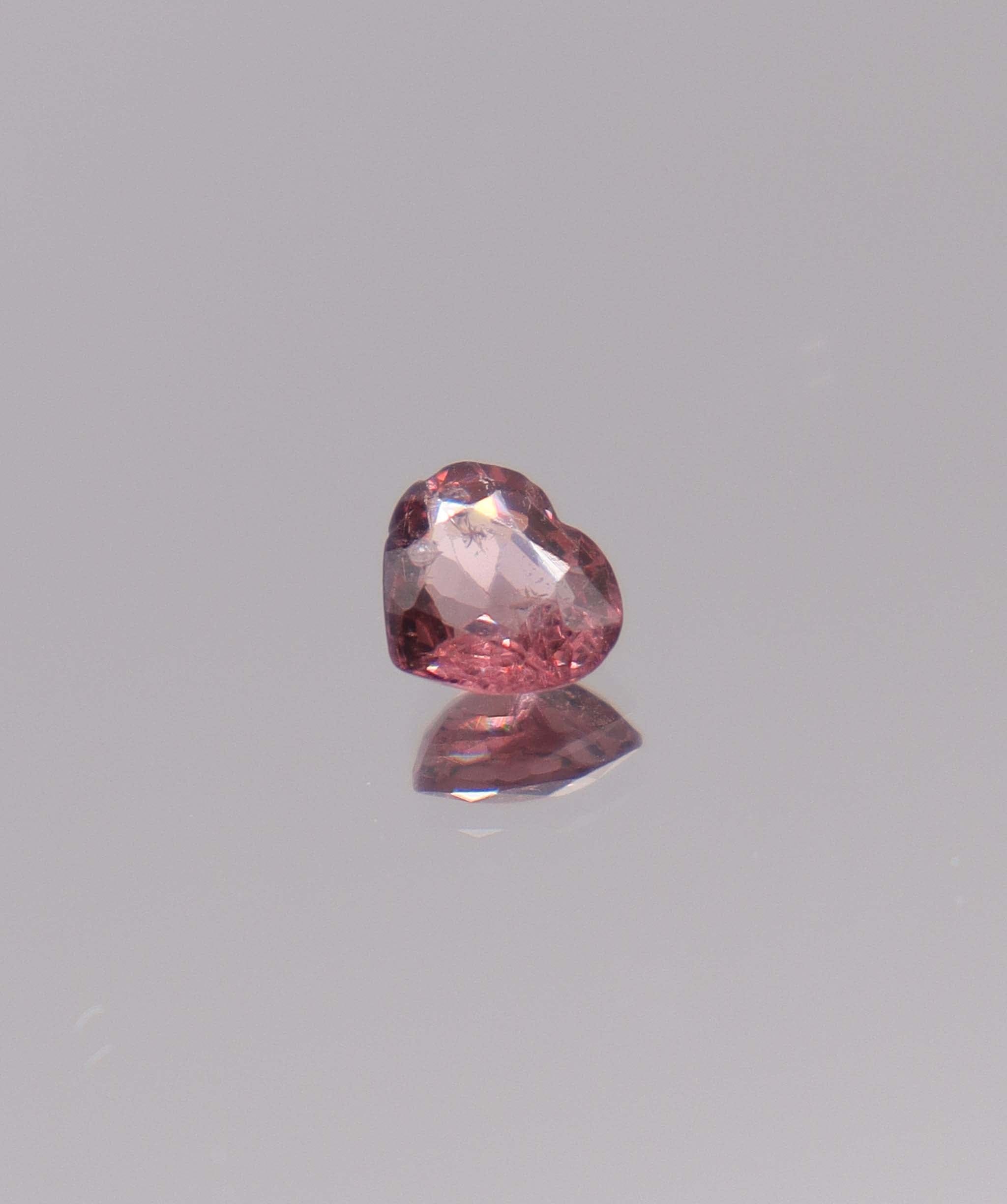 Luxury Promise 0.93ct heart spinel DXBCD1093