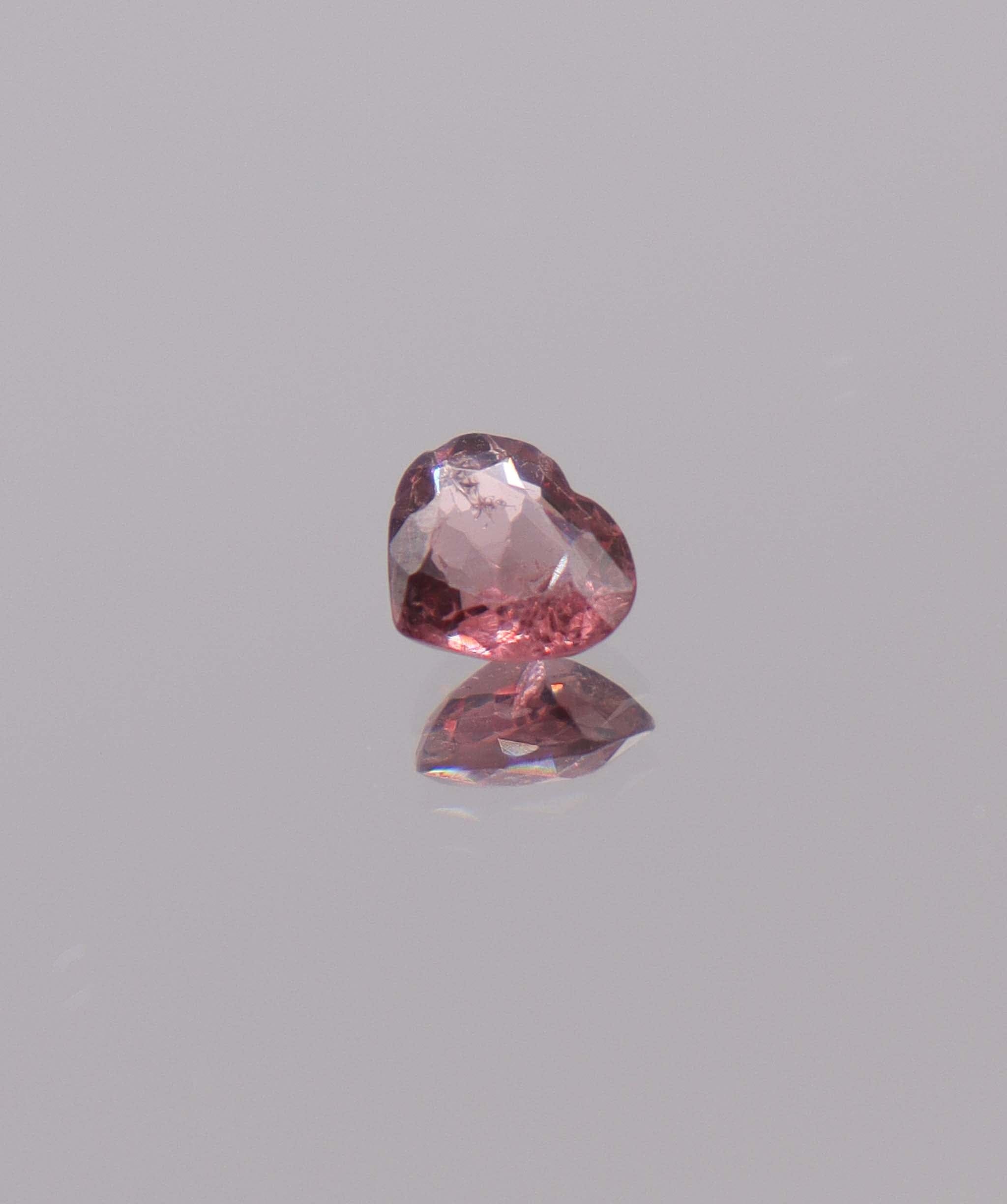 Luxury Promise 0.93ct heart spinel DXBCD1093