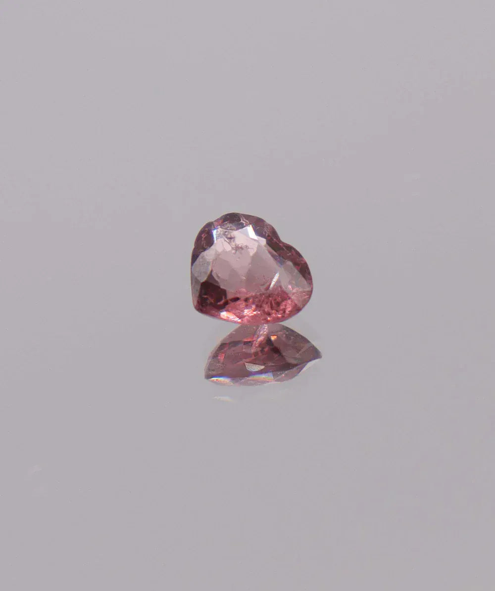 Luxury Promise 0.93ct heart spinel DXBCS3105