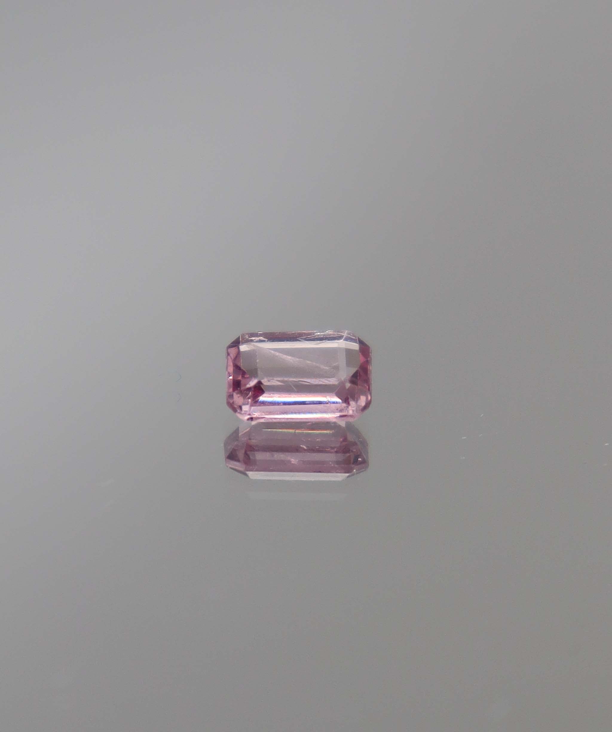Luxury Promise 0.95ct Light Purple Spinel Emerald DXBCD1284