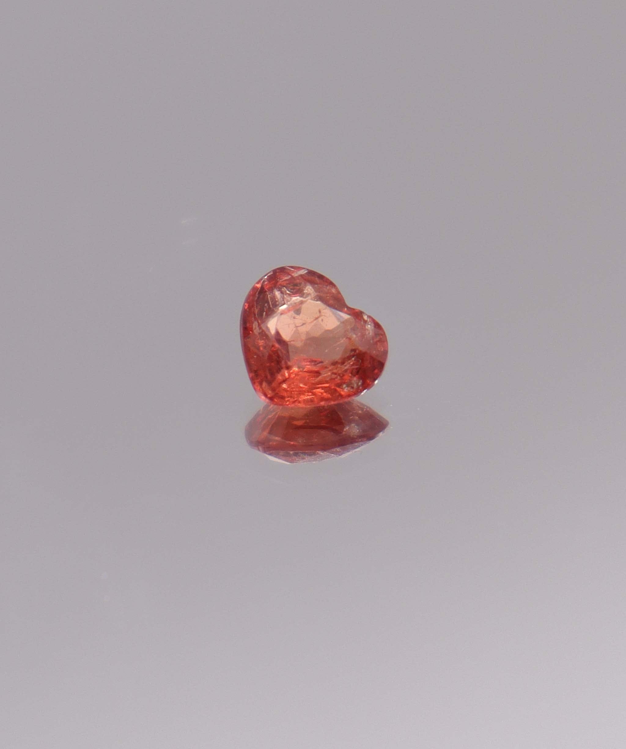 Luxury Promise 0.96ct heart spinel DXBCD1088