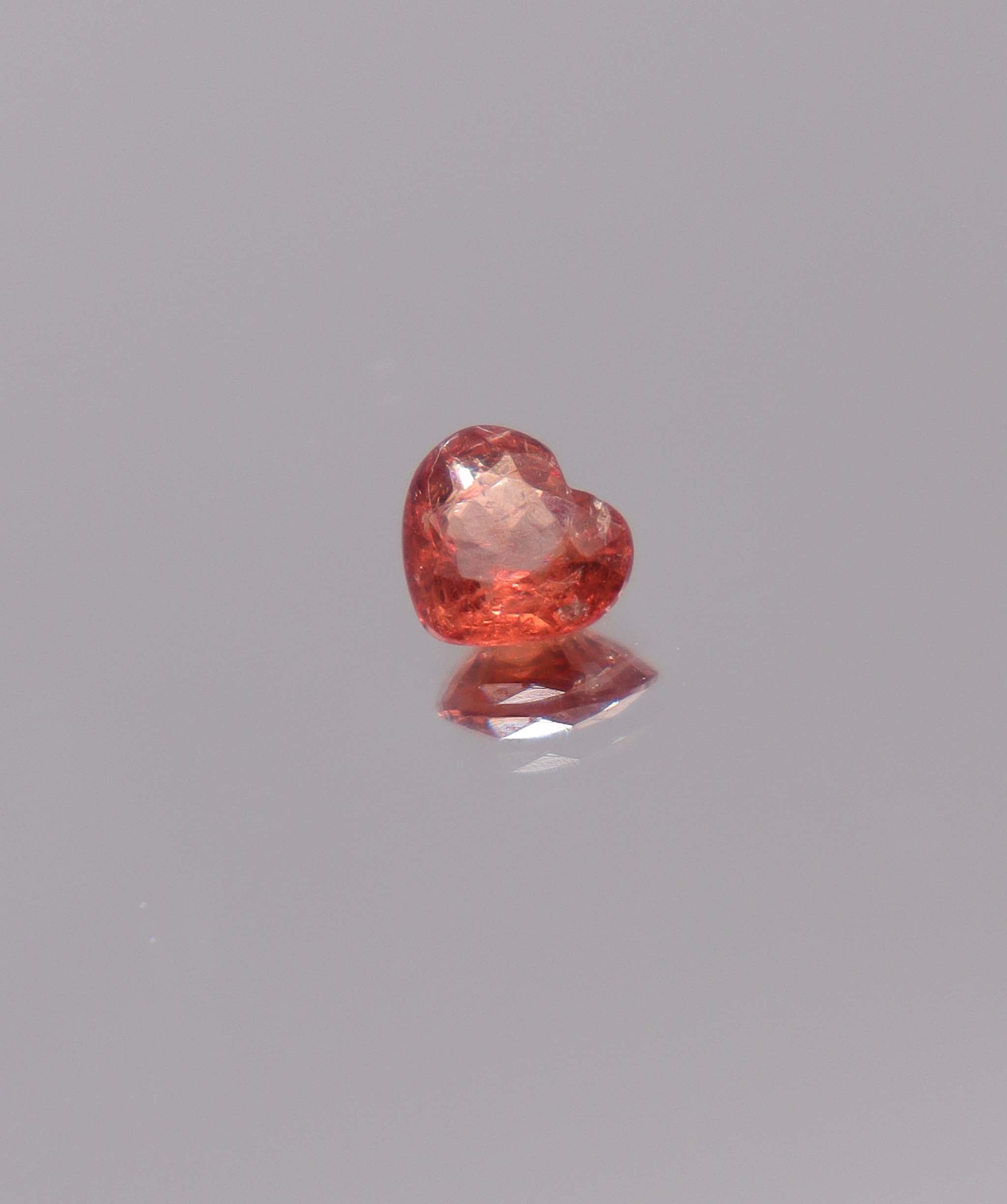 Luxury Promise 0.96ct heart spinel DXBCD1088