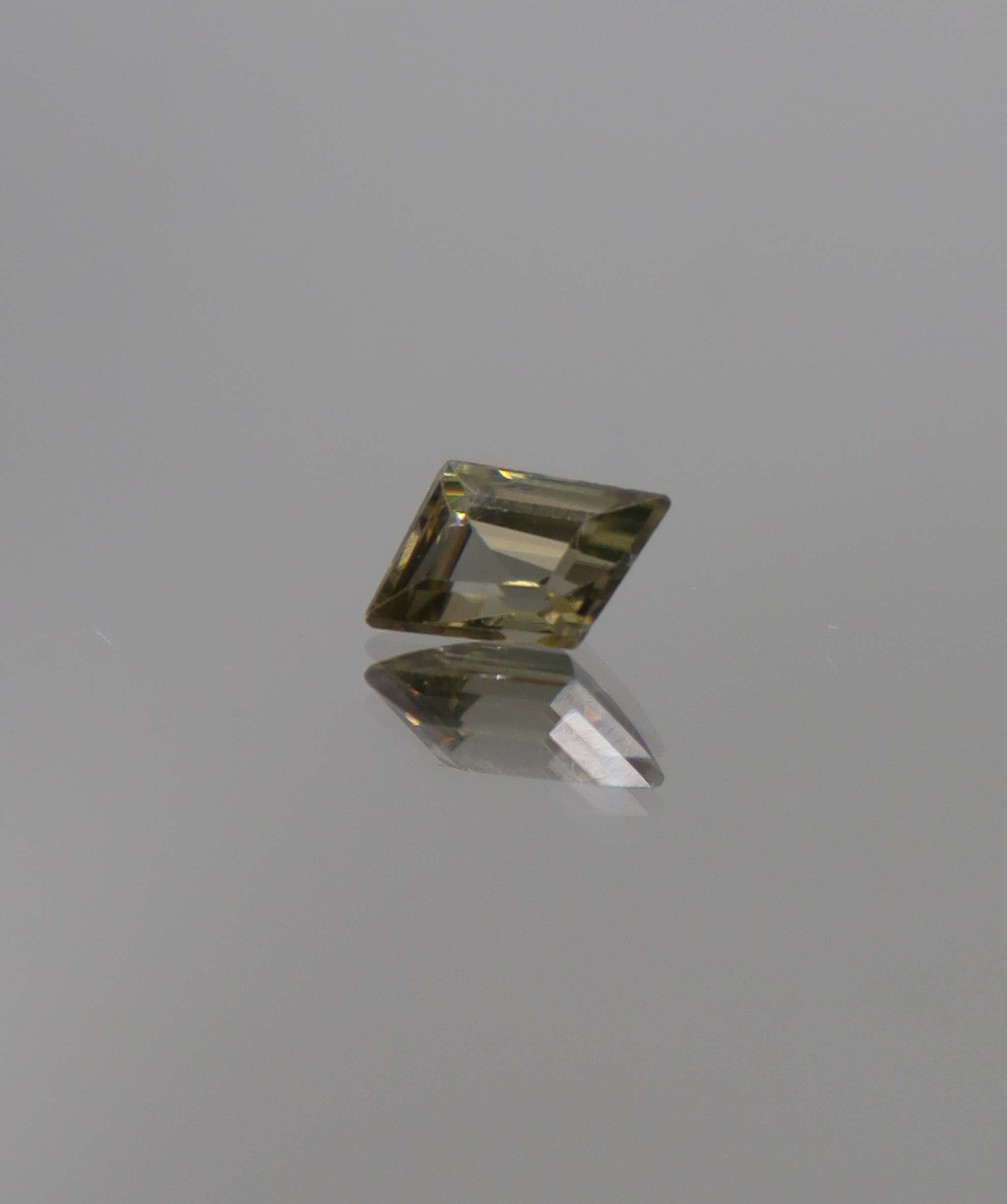 Luxury Promise 0.97ct Green Spinel Custom cut DXBCD1345