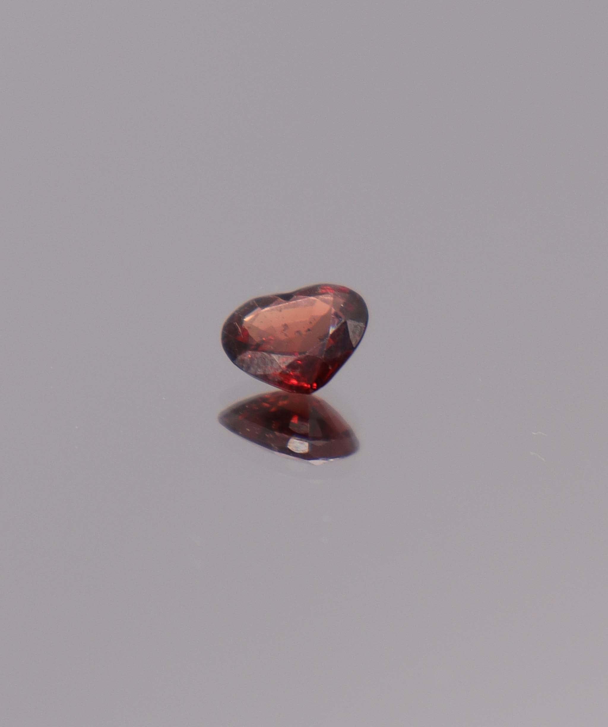 Luxury Promise 0.97ct red heart spinel DXBCS2943