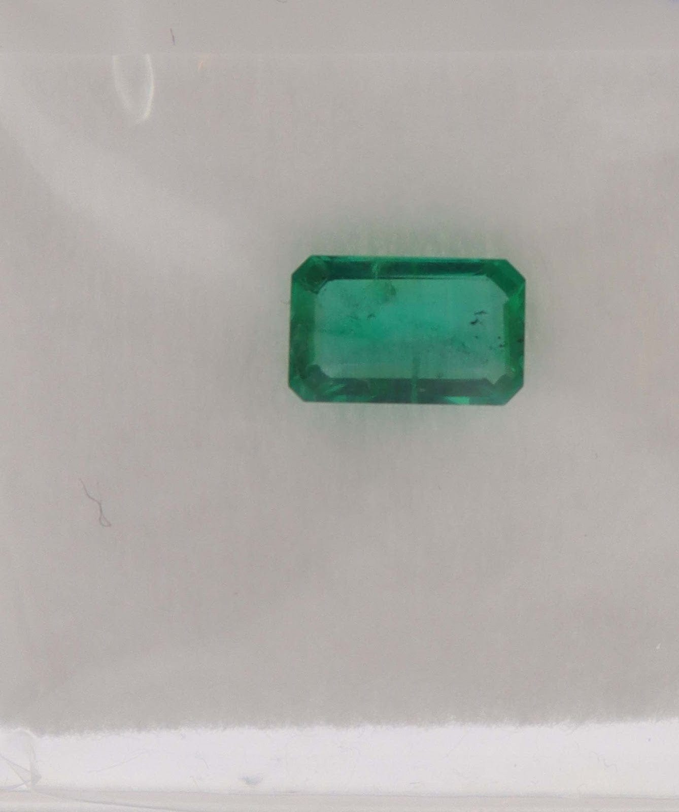 Luxury Promise 1.02CT NATURAL EMERALD MS 8548