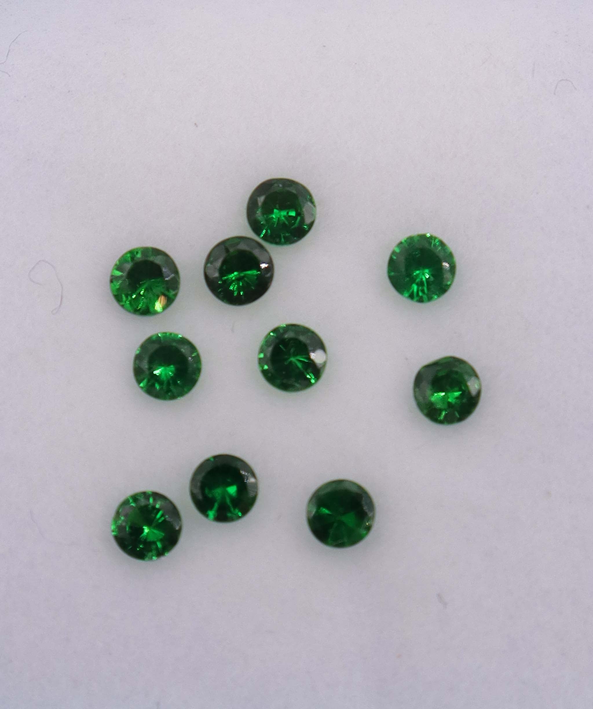 Luxury Promise 1.02ct Tsavorite Round Melee 10 pcs DXBCS1270