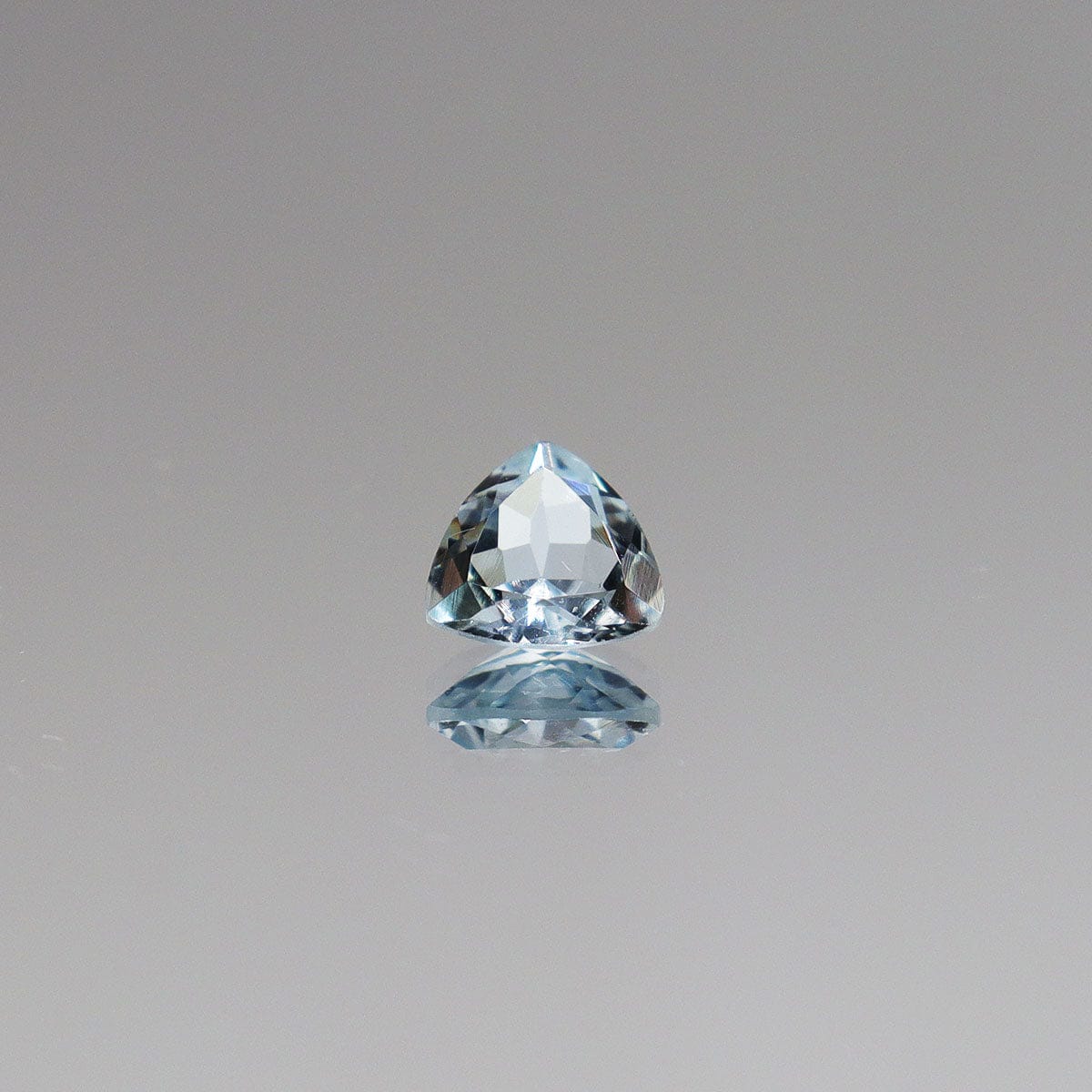 Luxury Promise 1.04ct Aquamarine trillion DXBCD0992