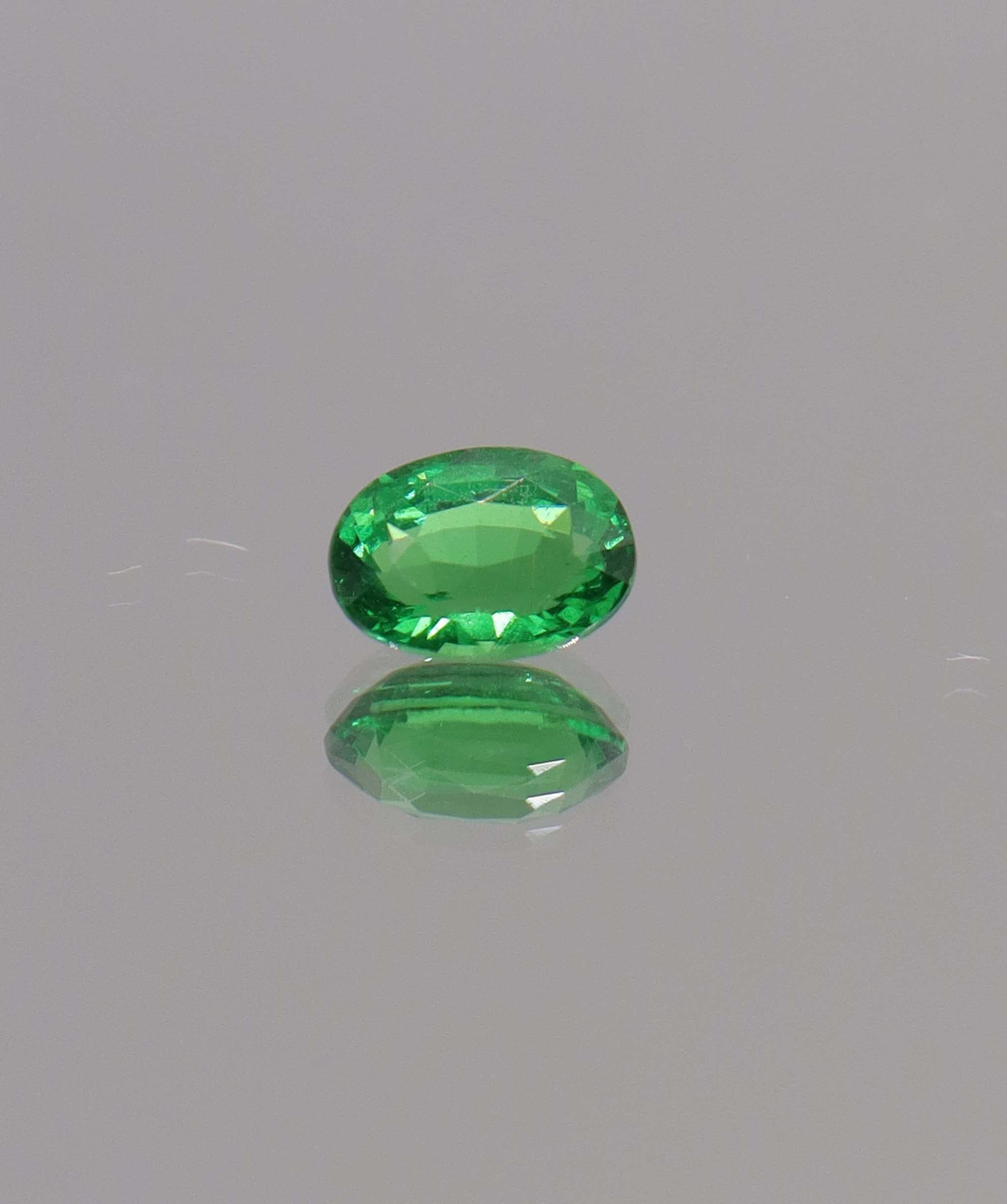 Luxury Promise 1.05ct Oval Tsavorite DXBCS1146