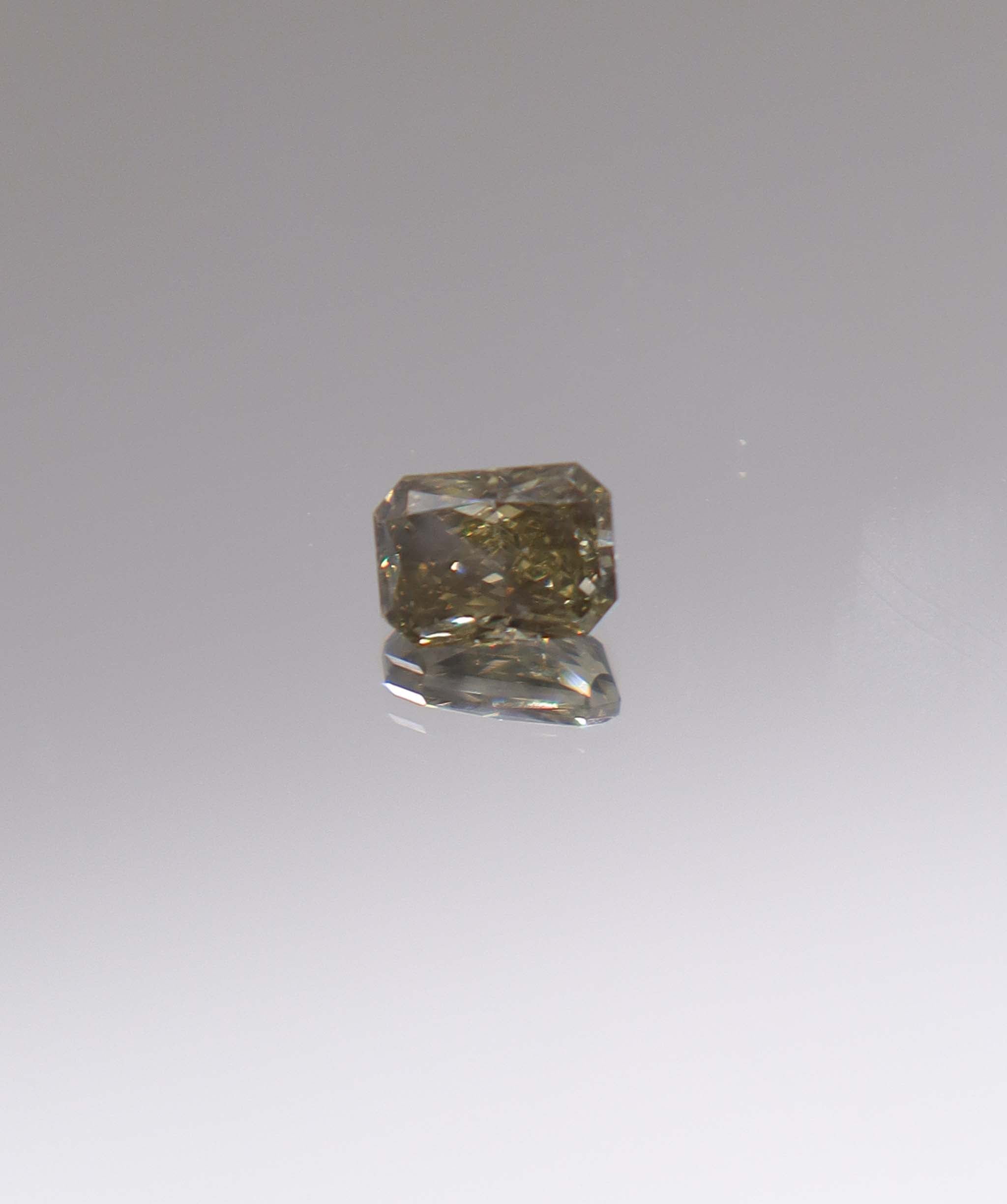 Luxury Promise 1.07CT MIDNIGHT GREEN RADIANT DIAMOND DXBN0487