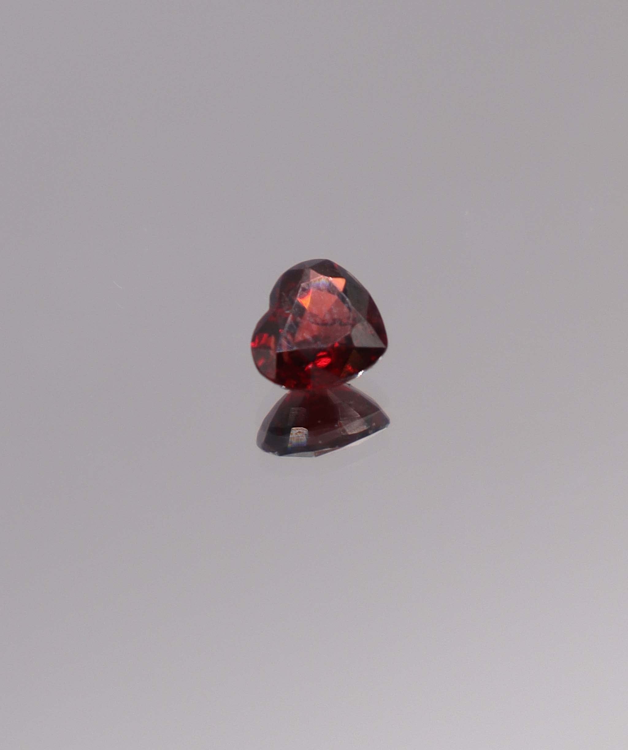 Luxury Promise 1.16ct red heart spinel DXBCS2942
