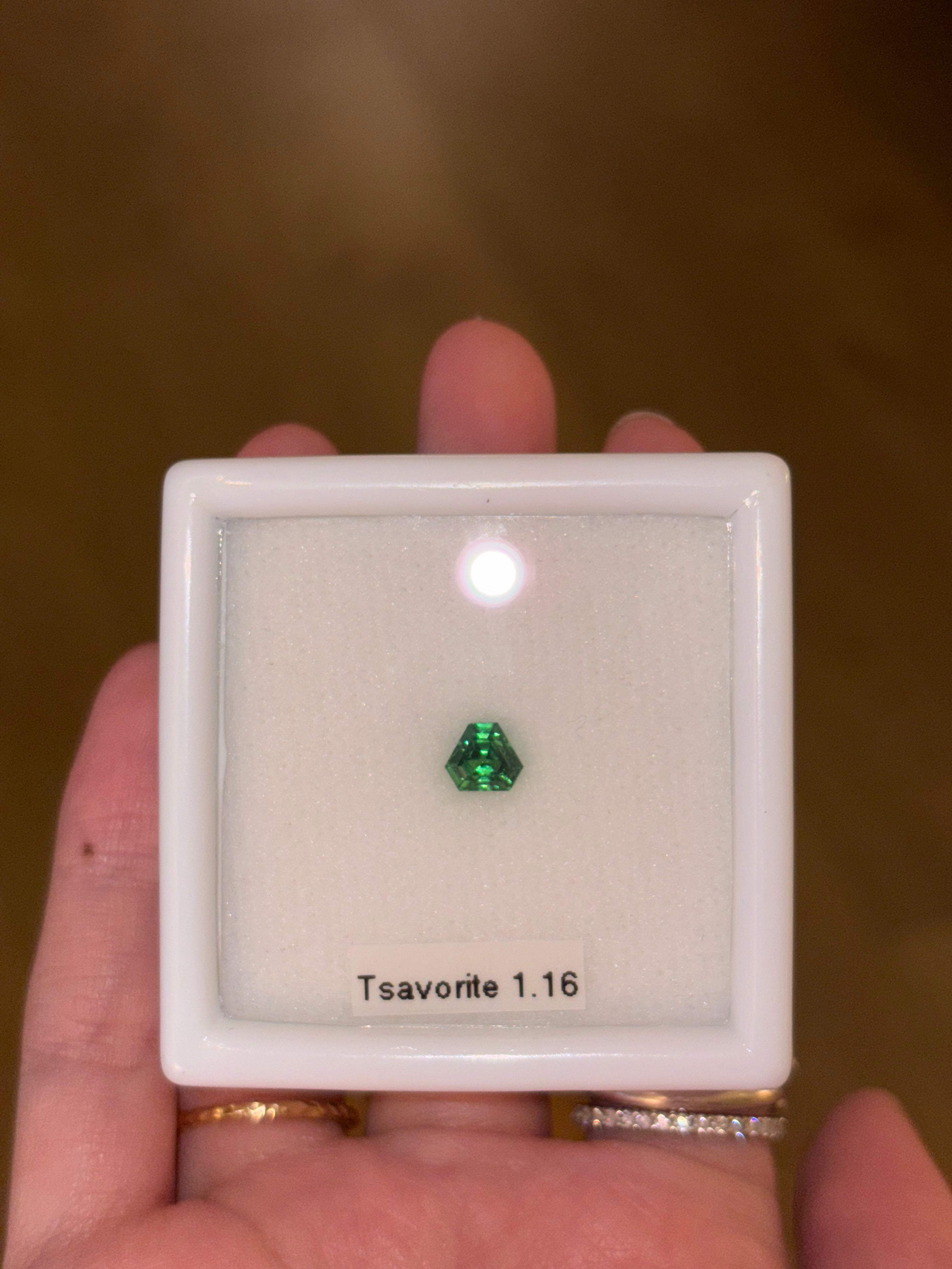 Luxury Promise 1.16ct Tsavorite DXBCD0349