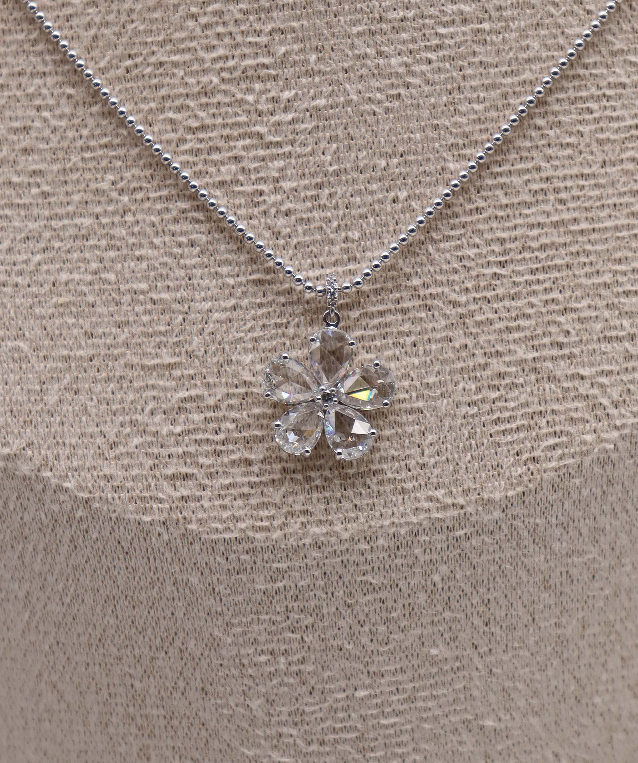Luxury Promise 1.24ct Rose Cut Diamond Flower Pendant Necklace White Gold C12153