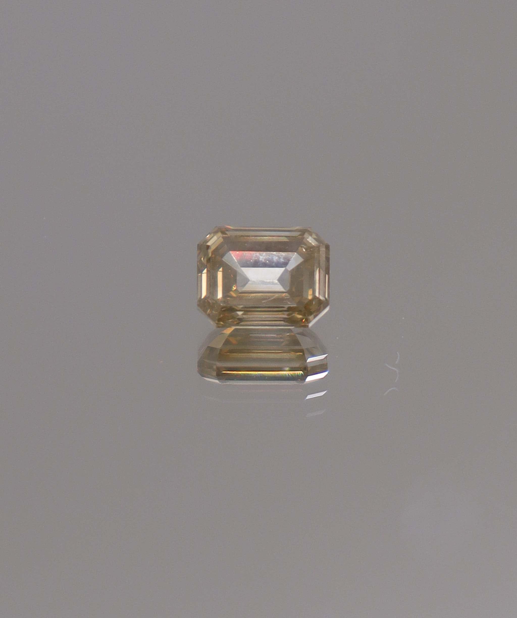 Luxury Promise 1.25CT CHAMPAGNE EMERALD-CUT DIAMOND DXBN0486