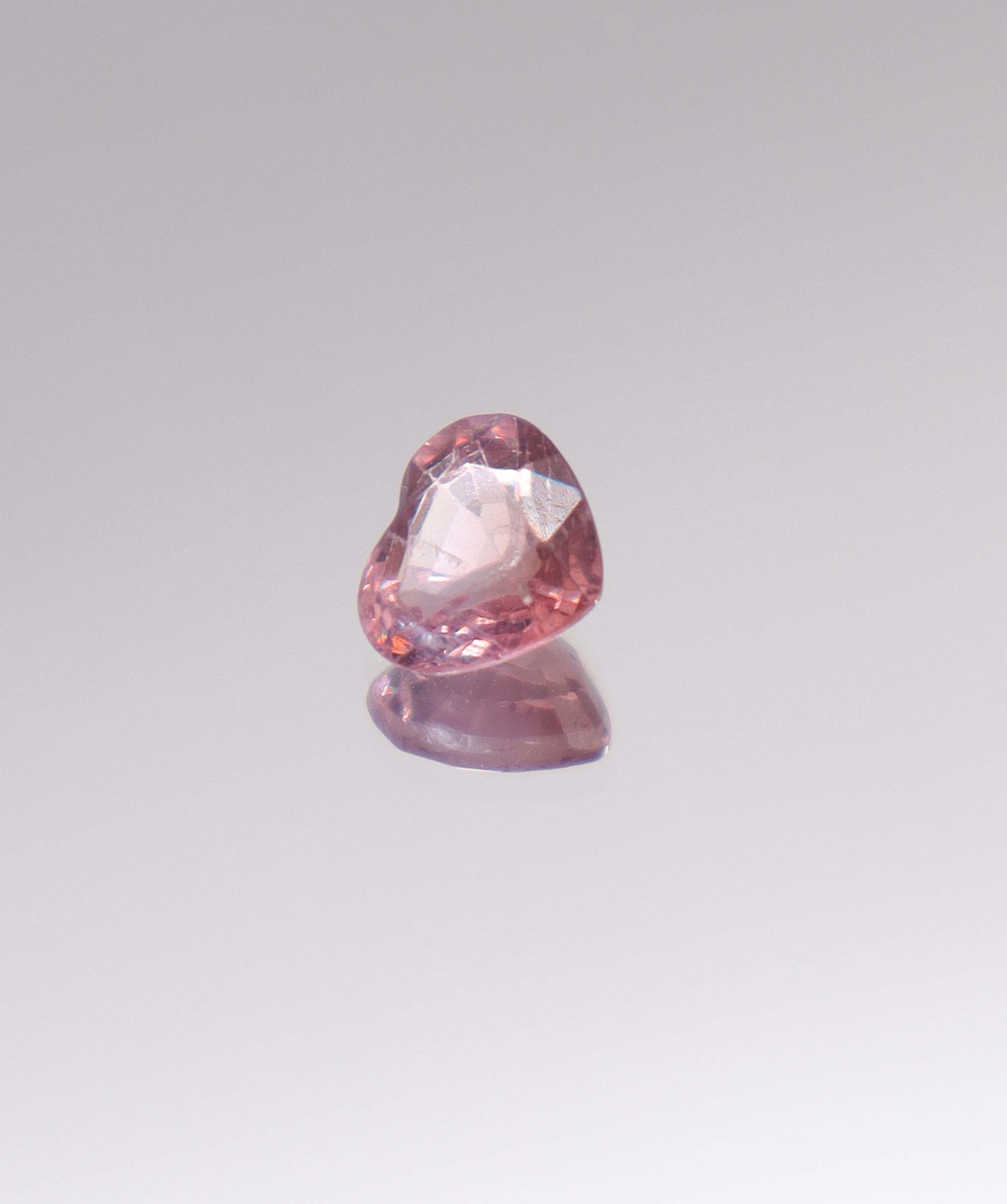 Luxury Promise 1.28ct heart spinel DXBCD1094