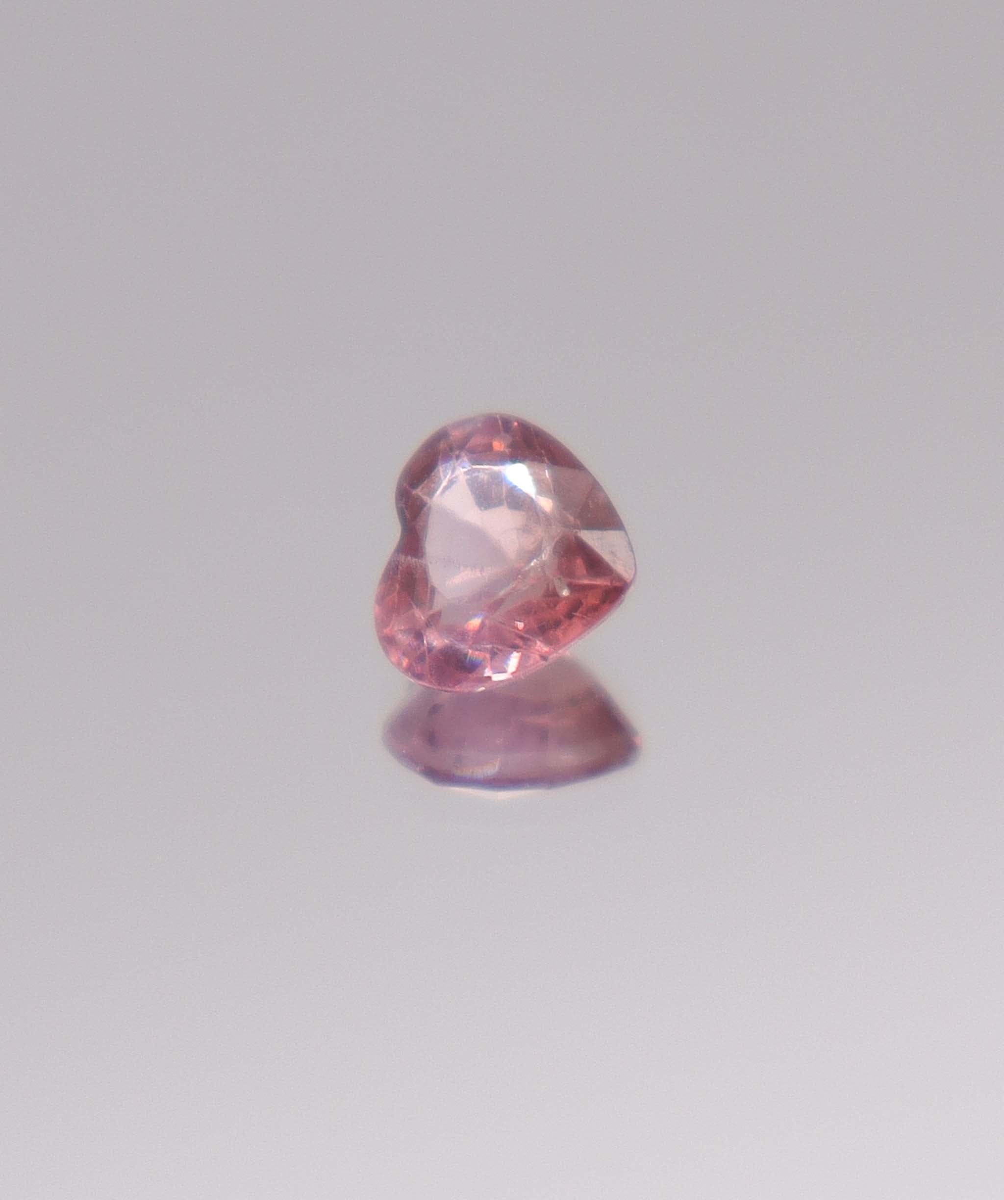 Luxury Promise 1.28ct heart spinel DXBCD1094