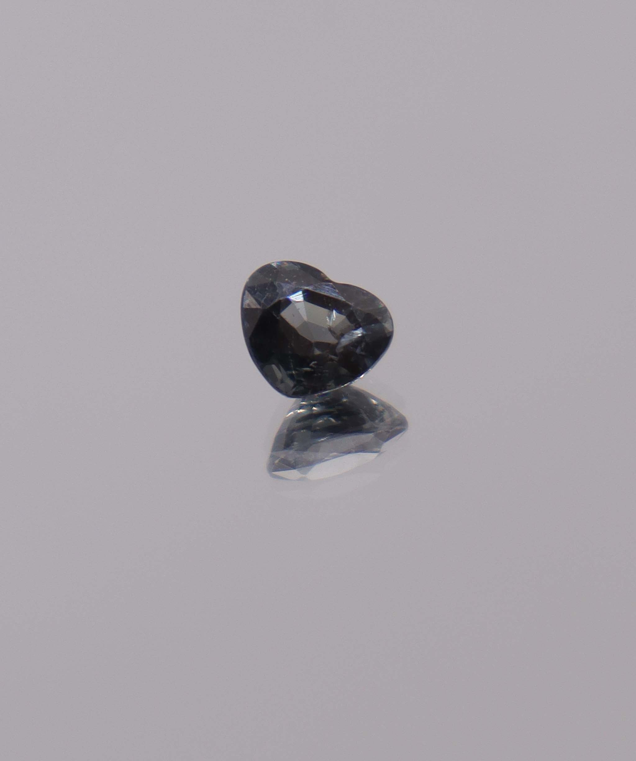 Luxury Promise 1.2ct blue-grey heart spinel DXBCD1099
