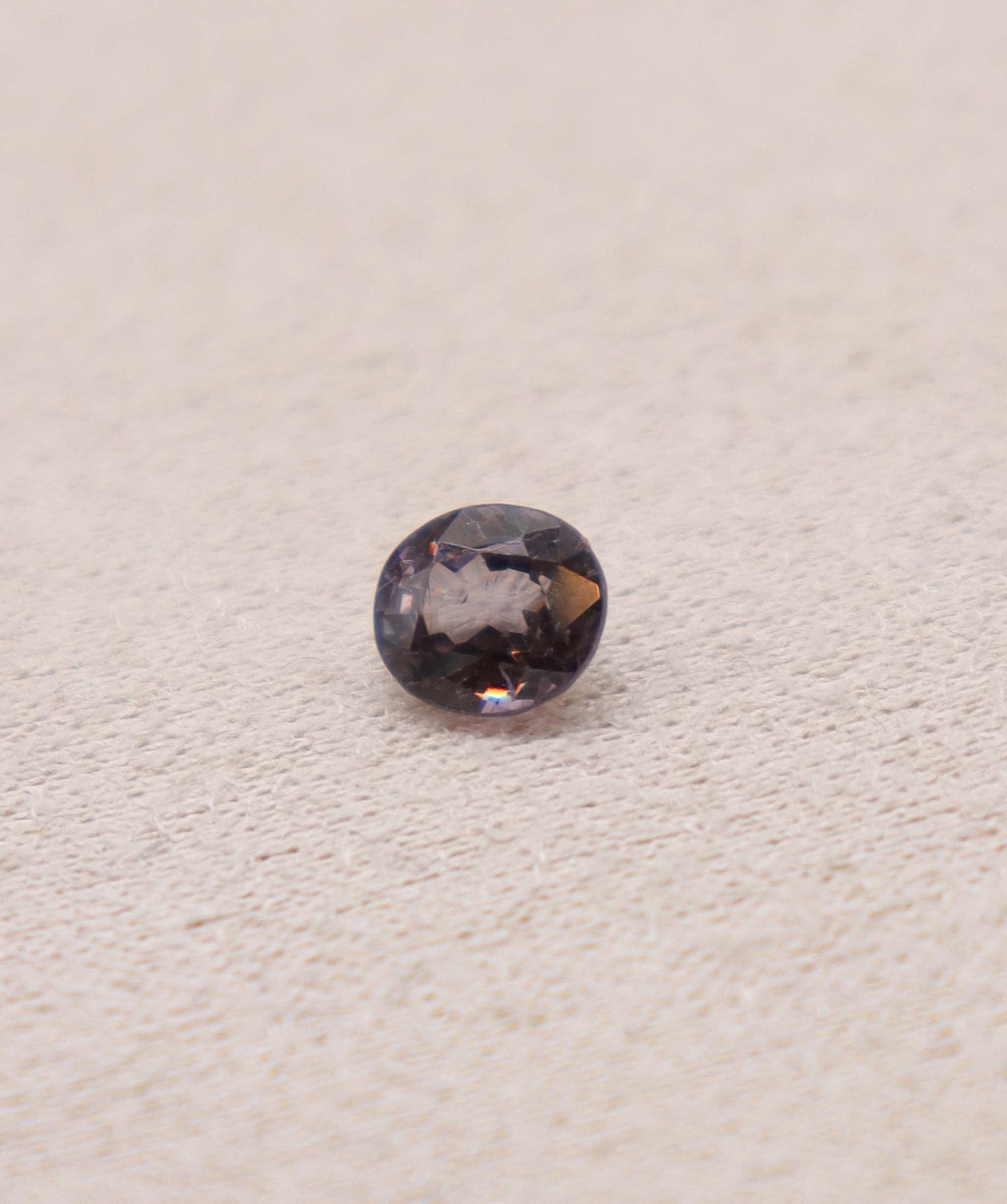 Luxury Promise 1.2ct Purple/Grey Oval Spinel DXBS5015