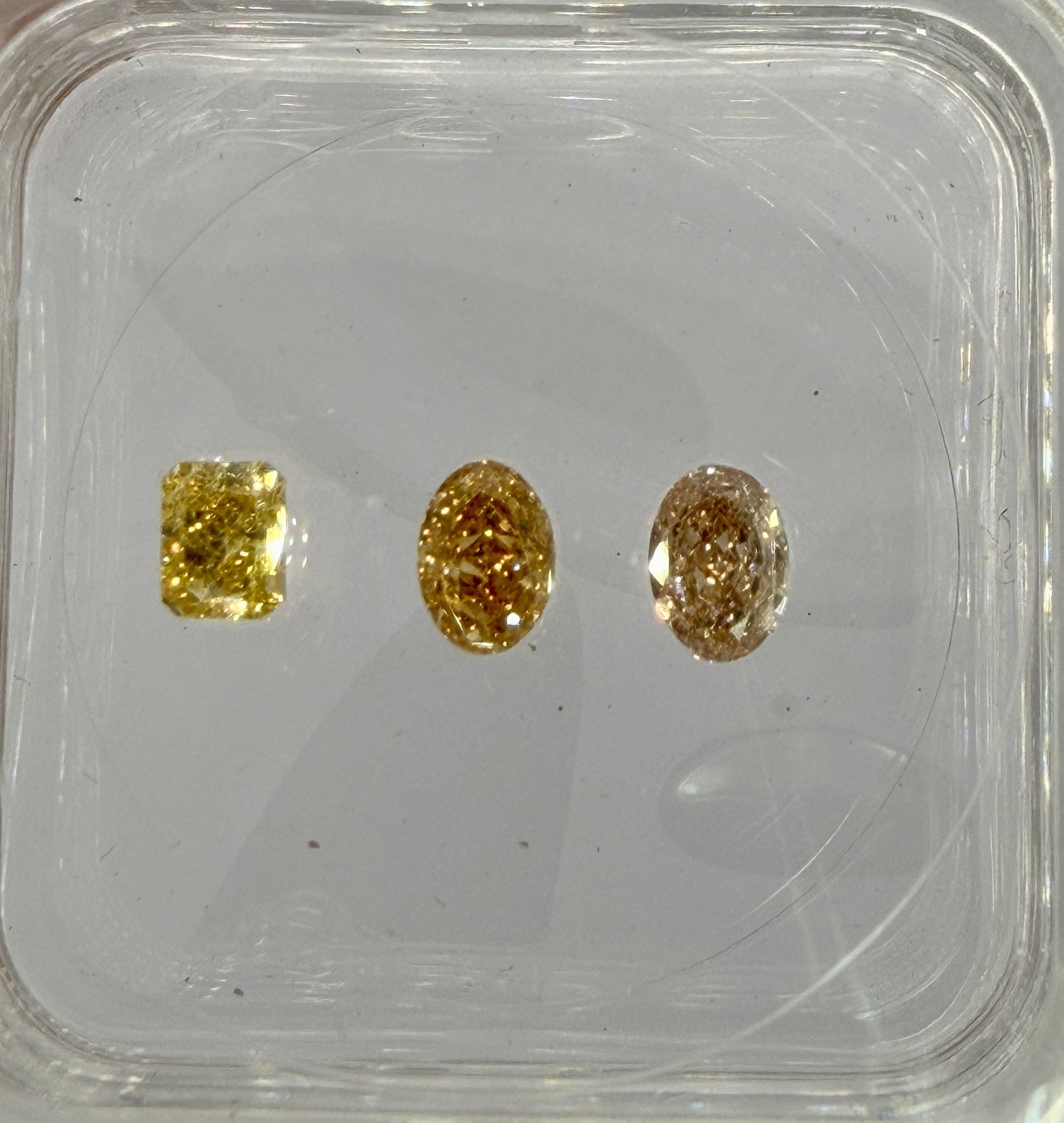Luxury Promise 1.32crt Pink embr--intense orange --intense yellow 2ovals+radiant Diamond ANC1428