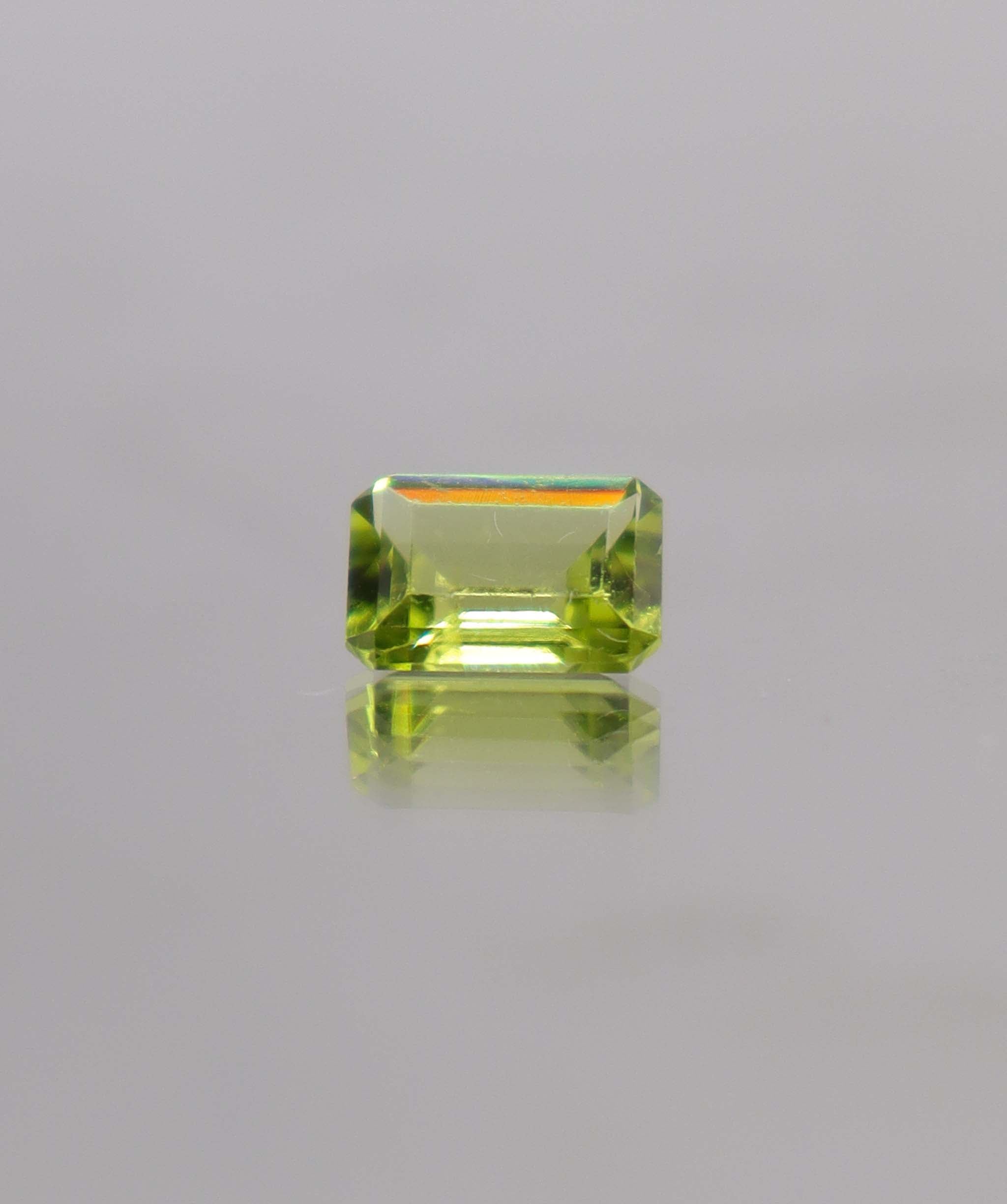 Luxury Promise 1.43ct Peridot Emerald DXBCS0046