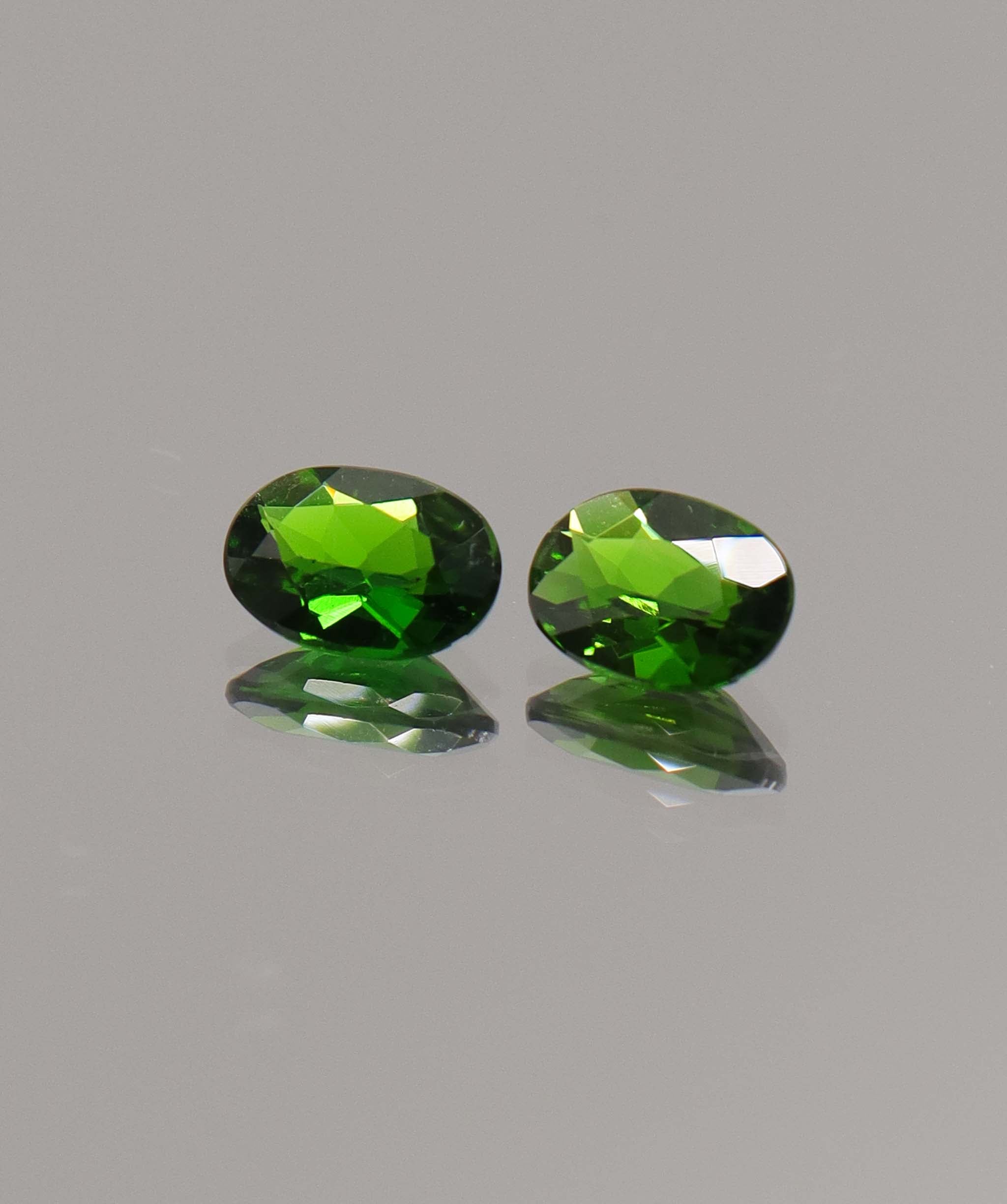 Luxury Promise 1.44ct Oval Chrome Diopside pair DXBCS1172