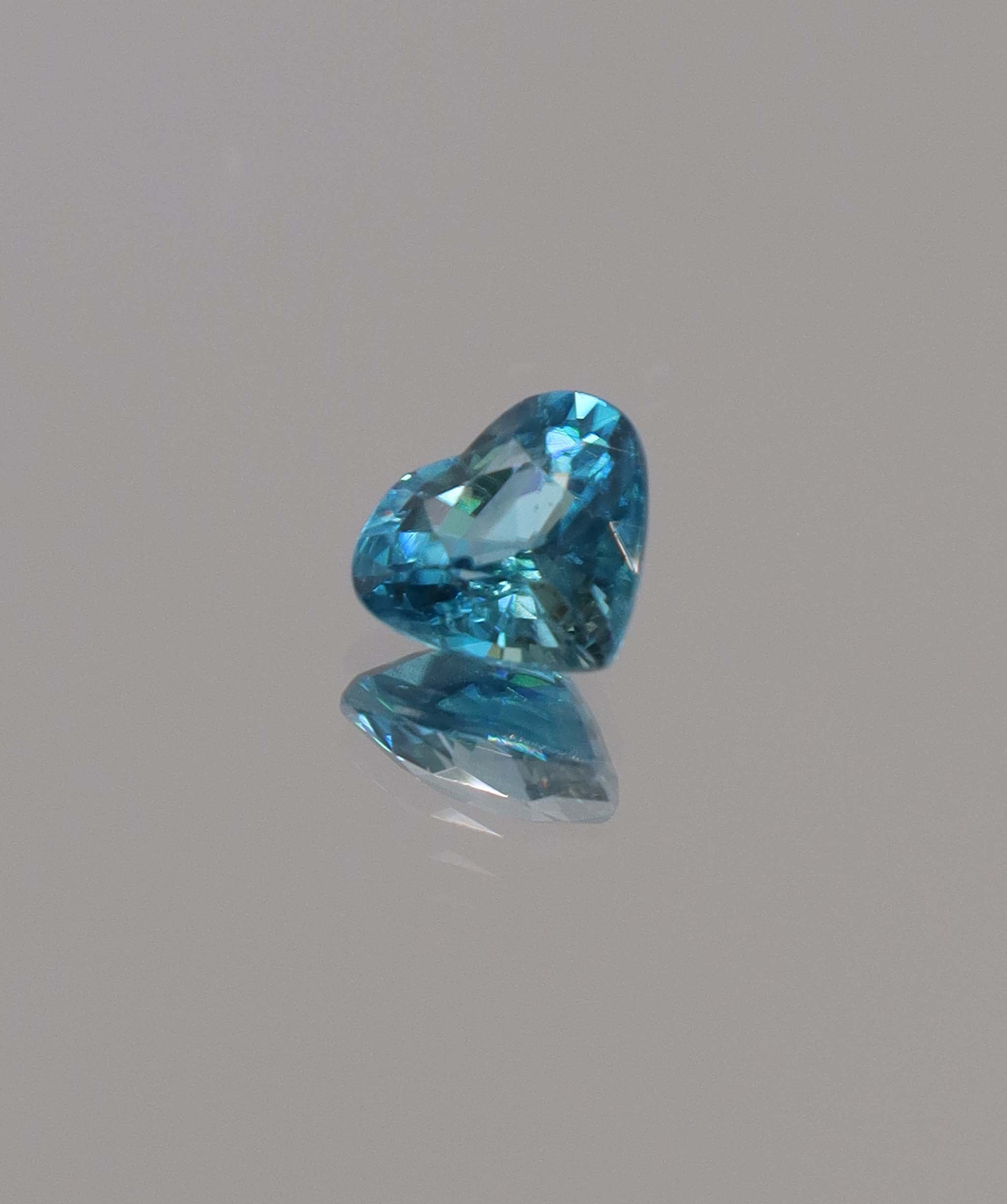 Luxury Promise 1.47ct Heart Blue Zircon DXBCS1184