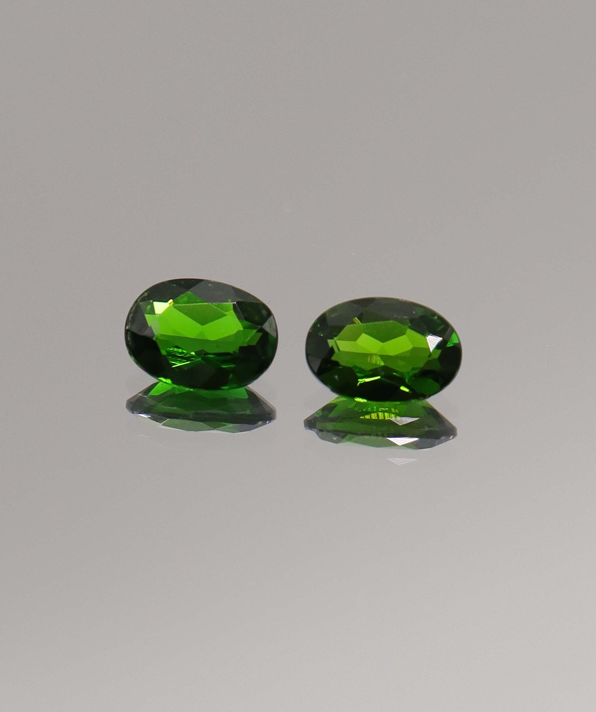 Luxury Promise 1.50ct Oval Chrome Diopside pair DXBCS1171