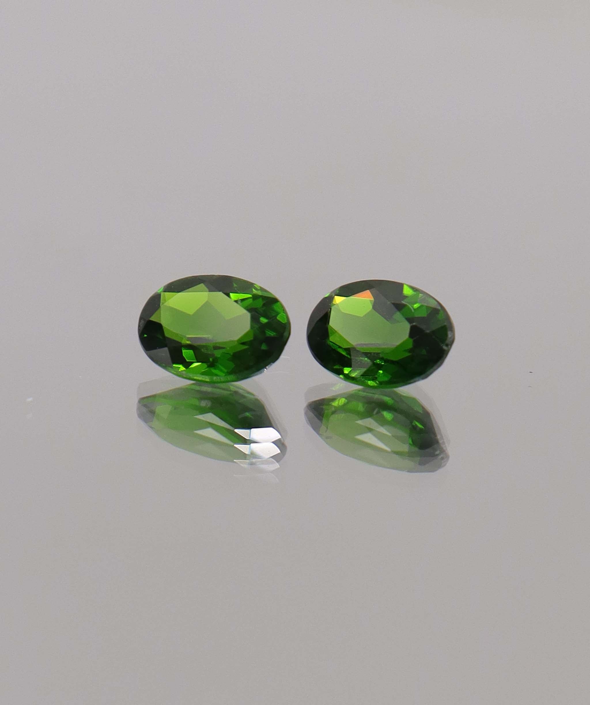 Luxury Promise 1.56ct Oval Chrome Diopside pair DXBCS1169