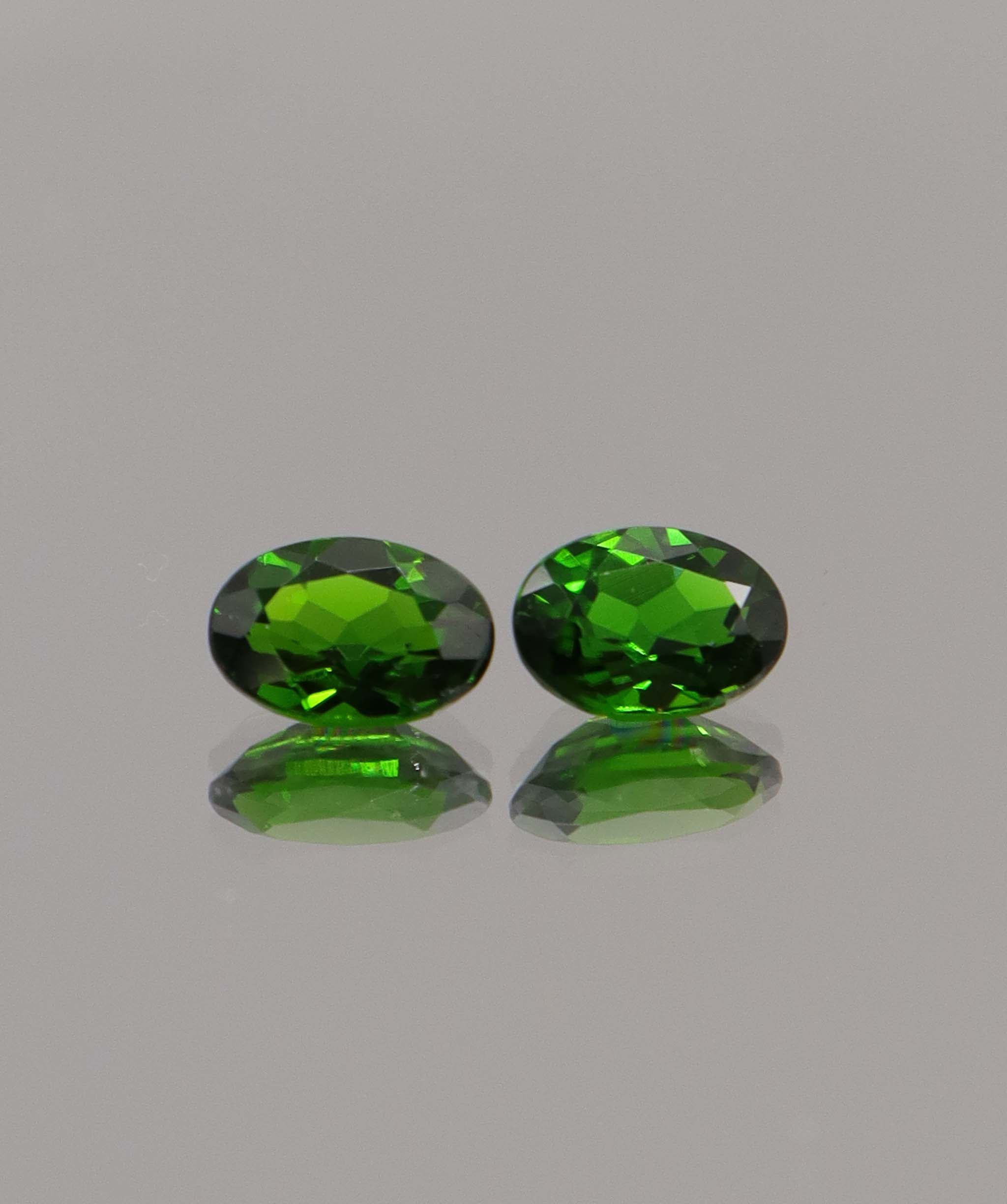 Luxury Promise 1.56ct Oval Chrome Diopside pair DXBCS1170