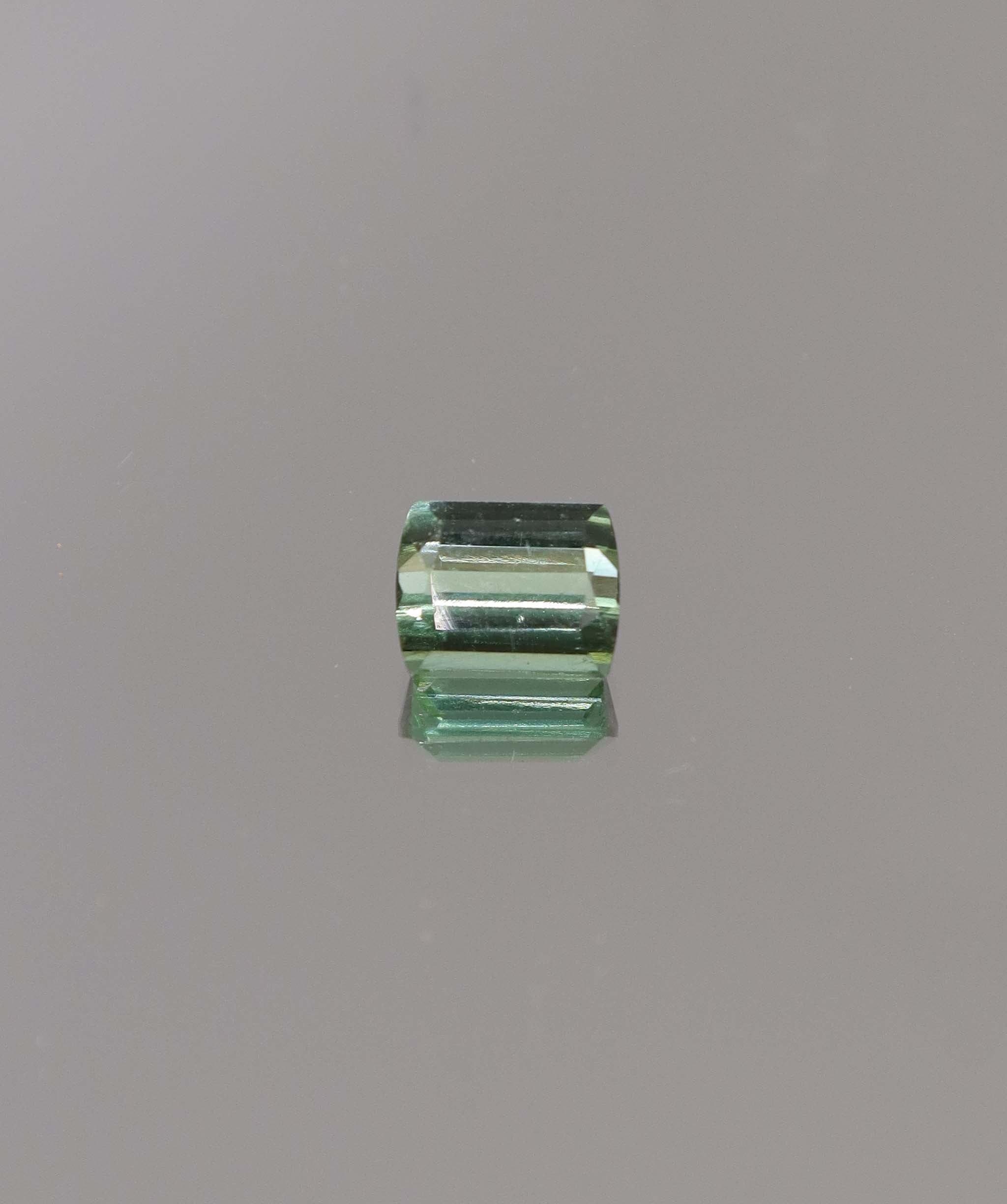 Luxury Promise 1.60ct Green Tourmaline single DXBCS1084