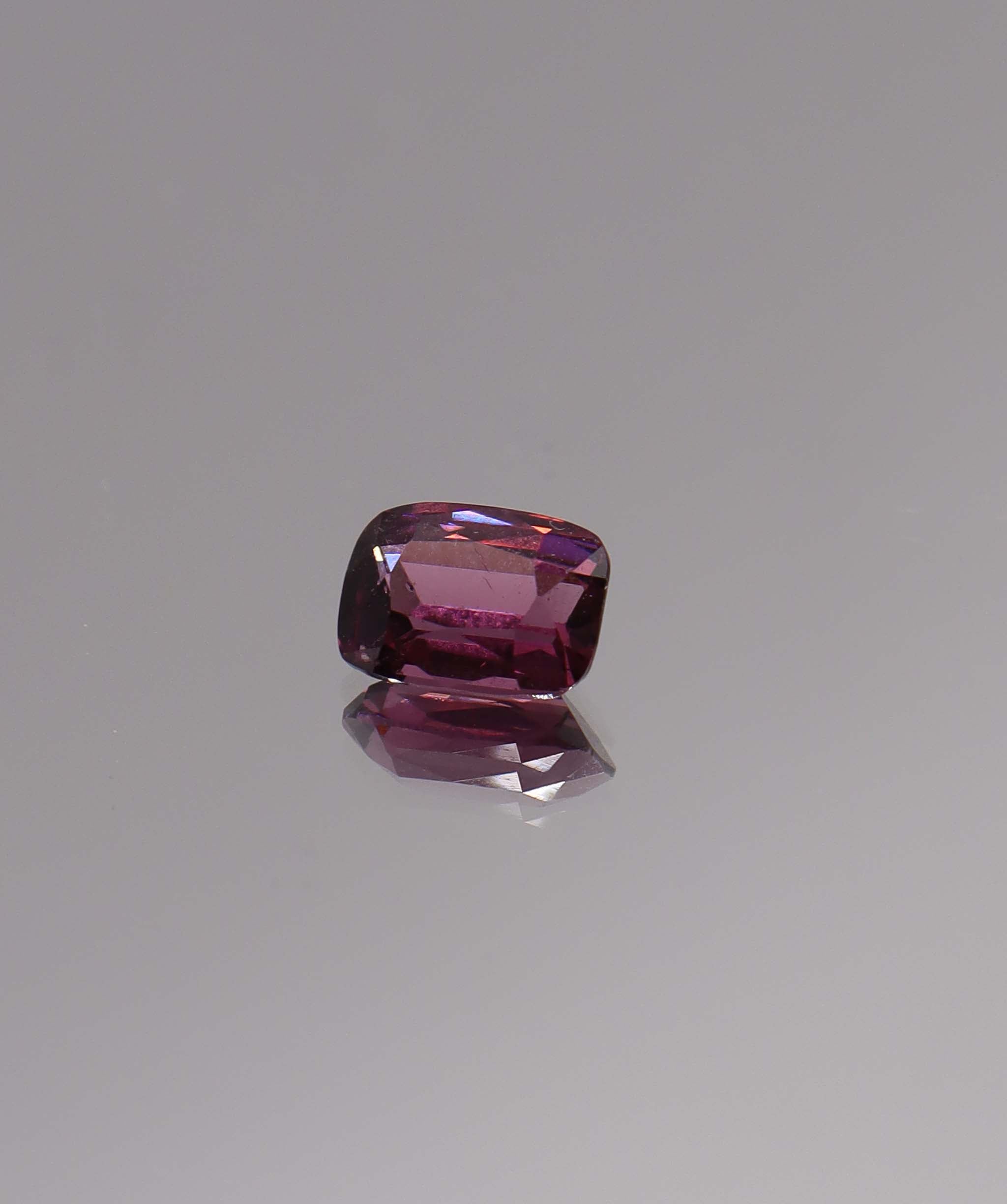Luxury Promise 1.61ct Rose Spinel Long Cushion DXBCS1517