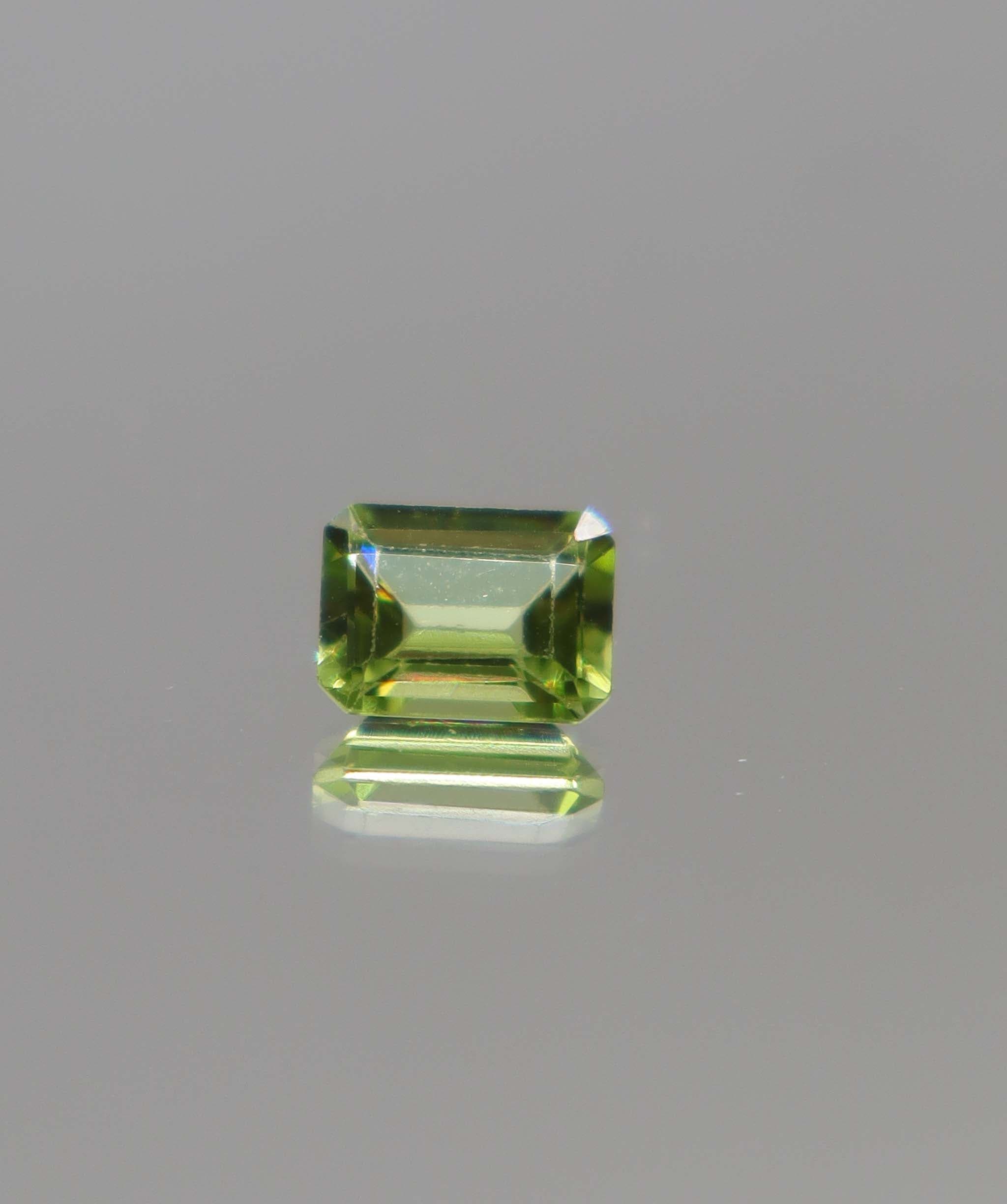 Luxury Promise 1.64ct Peridot Emerald DXBCS2432
