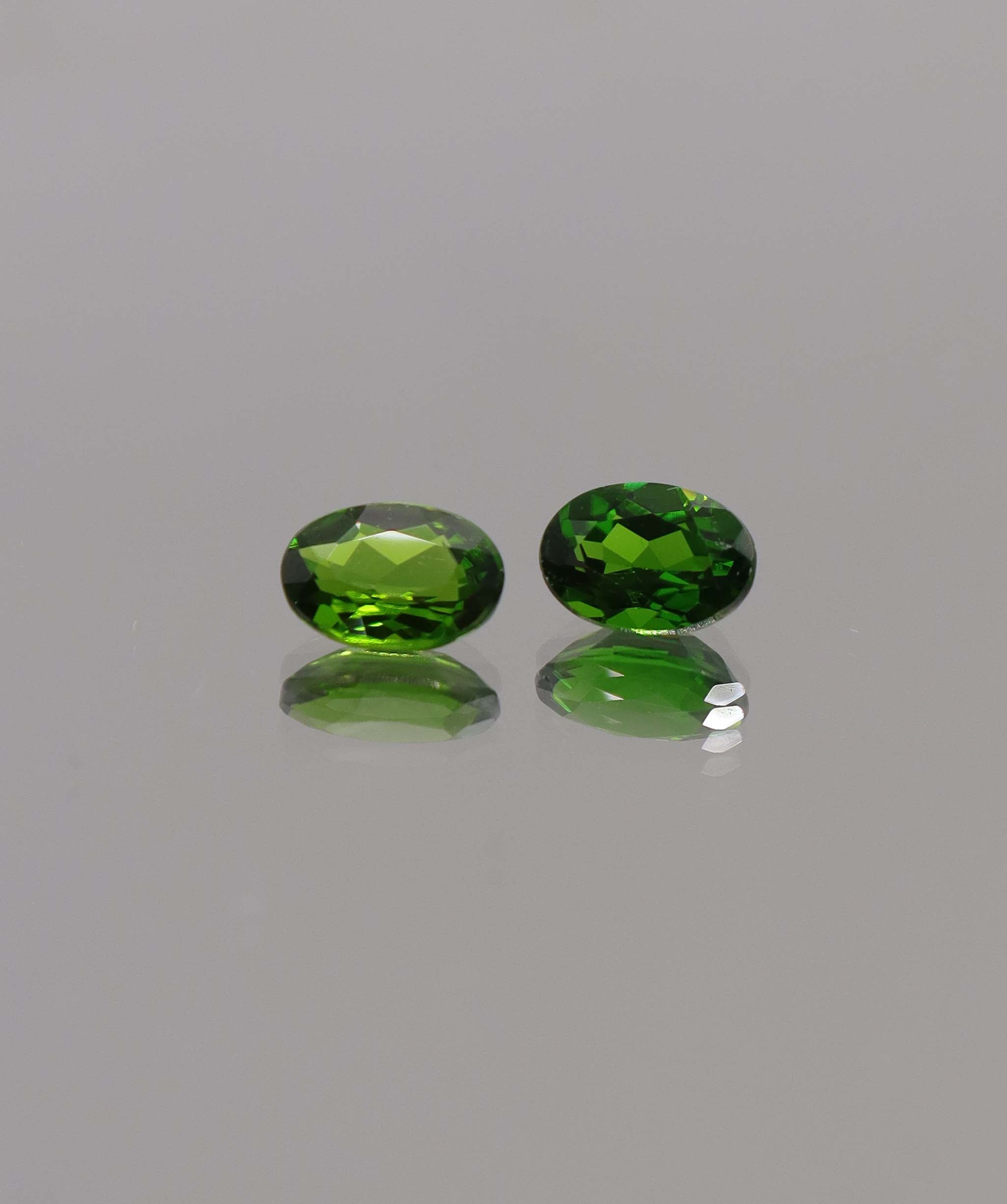 Luxury Promise 1.71ct Oval Chrome Diopside pair DXBCS1181