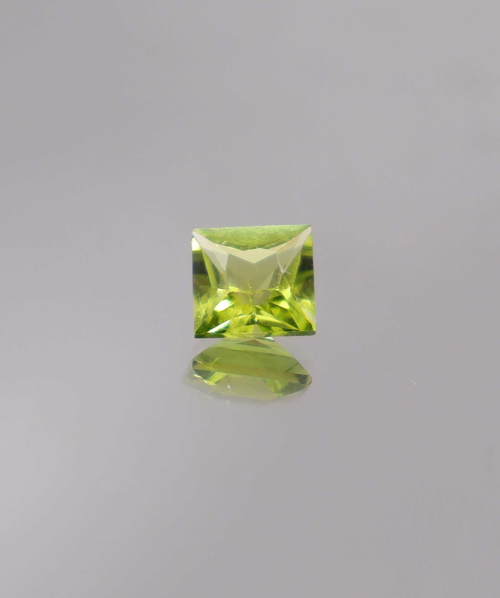 Luxury Promise 1.77ct Peridot Princess DXBCS0039