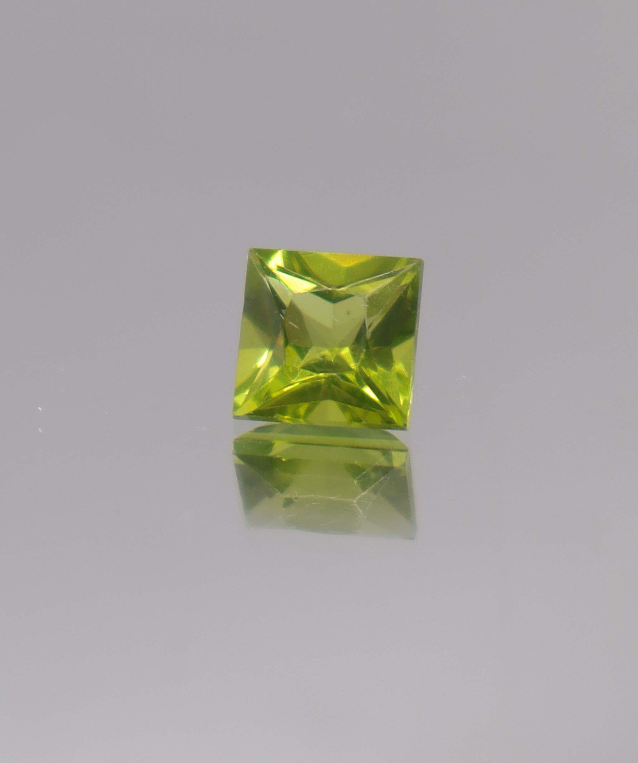 Luxury Promise 1.80ct Peridot Princess DXBCS0043