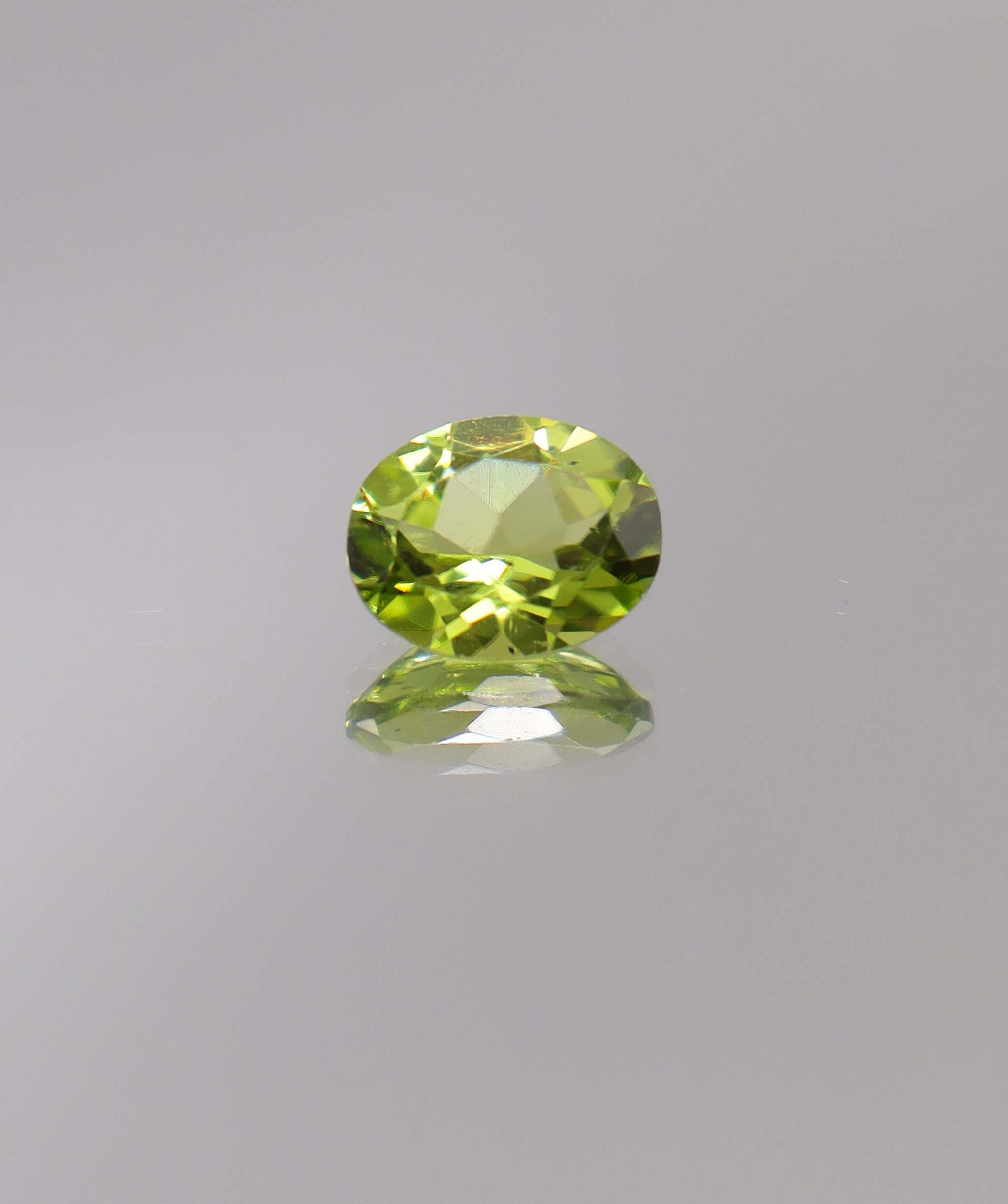 Luxury Promise 1.83ct Peridot Oval DXBCS0049