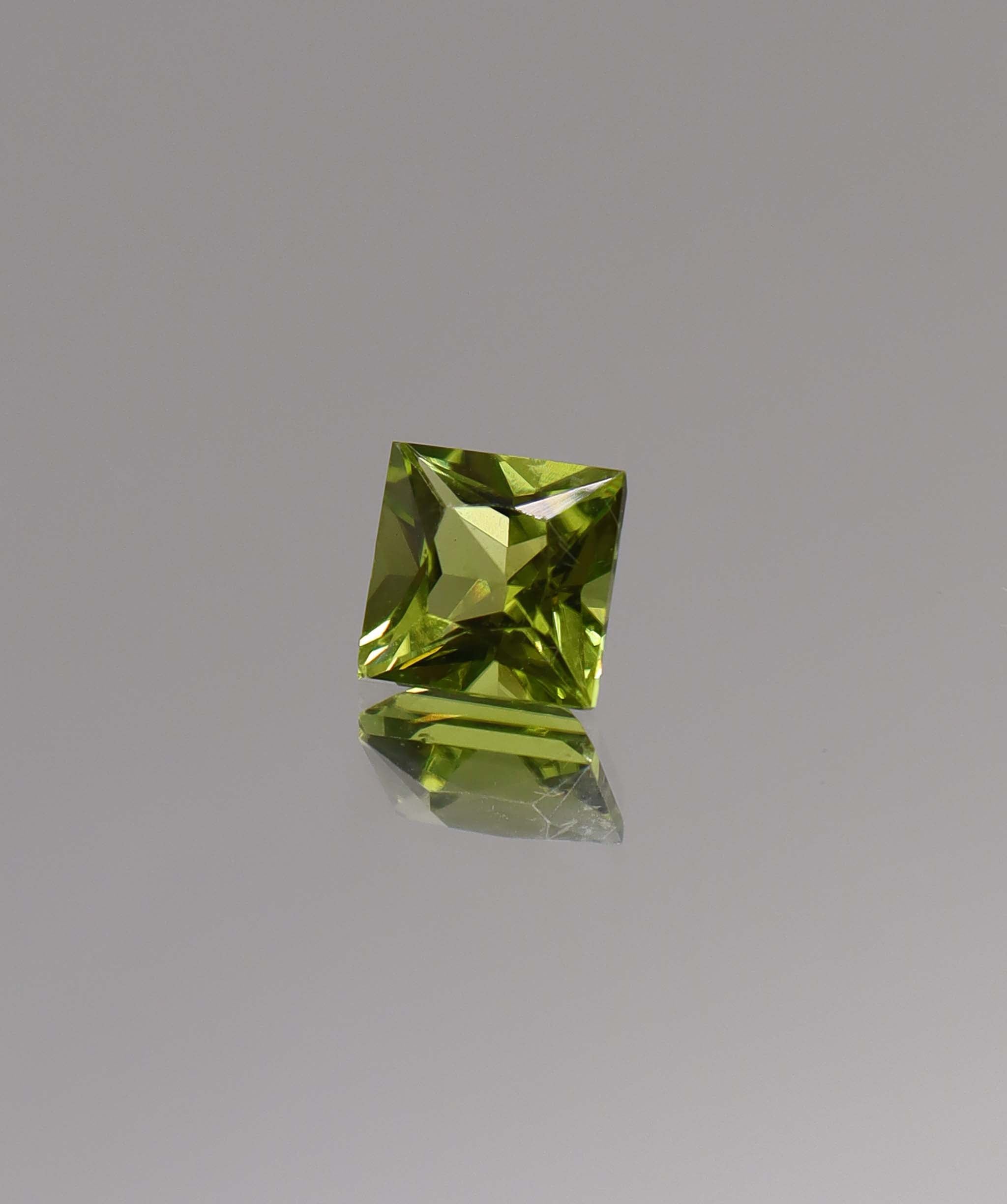 Luxury Promise 1.83ct Peridot Princess DXBCS0062