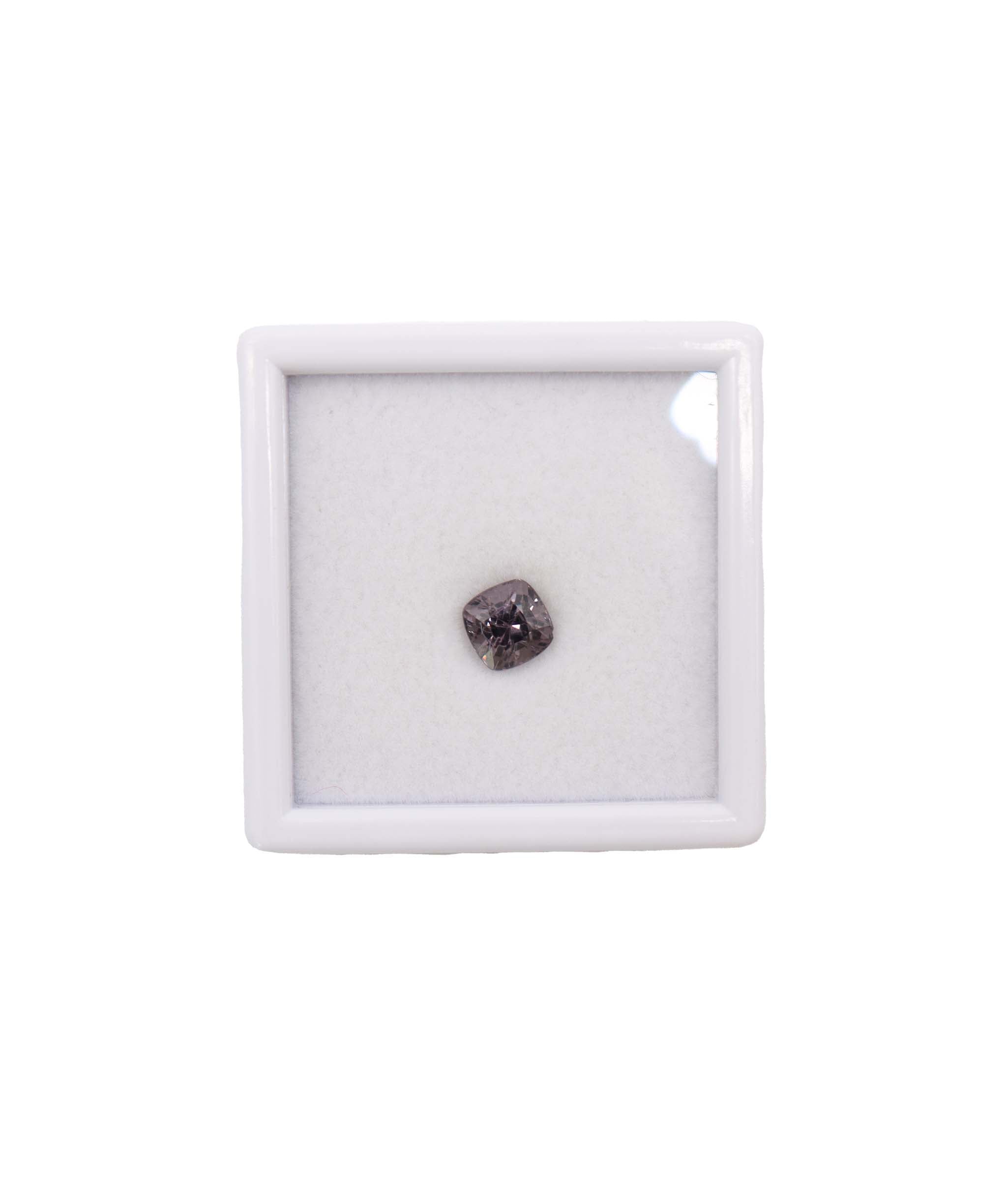 Luxury Promise 1.88cts purplish spinel 6.5mm DXBD0384