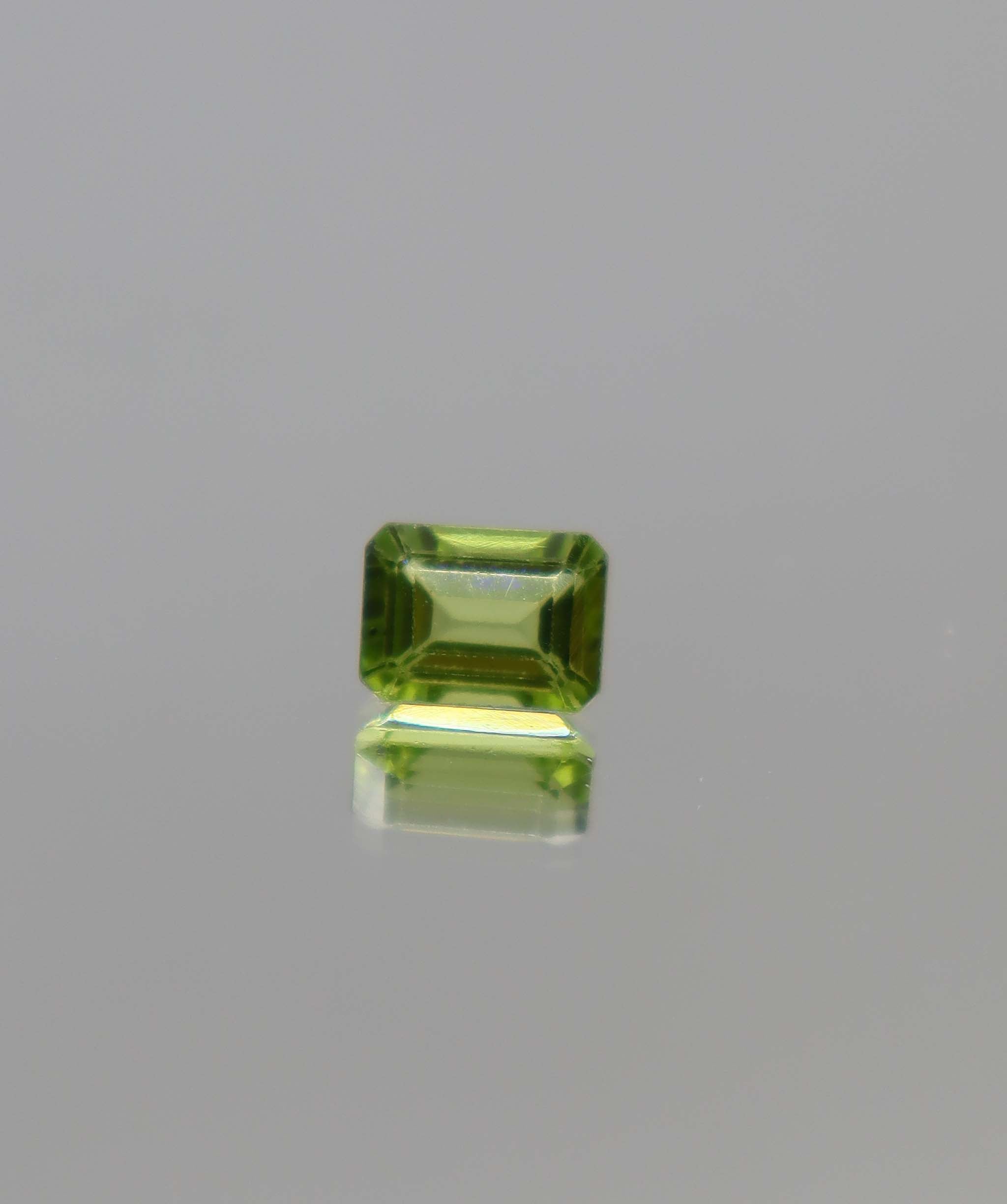 Luxury Promise 1.93ct Peridot Emerald DXBCS2430