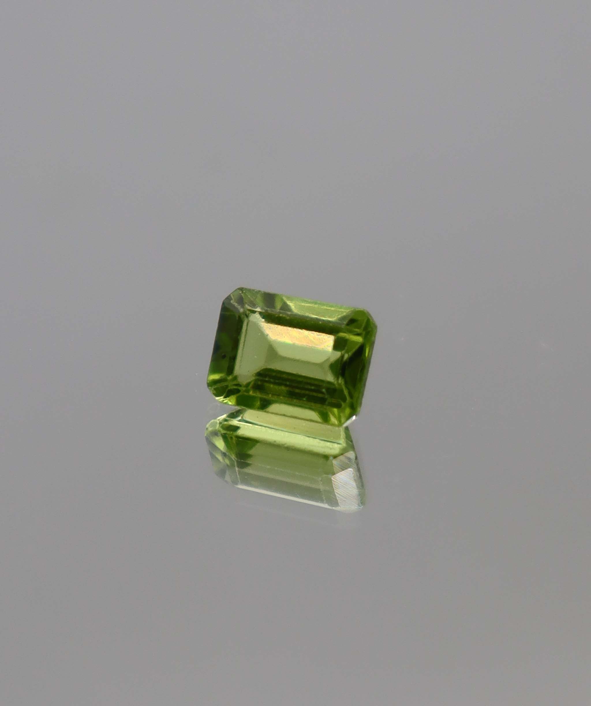 Luxury Promise 1.93ct Peridot Emerald DXBCS2430