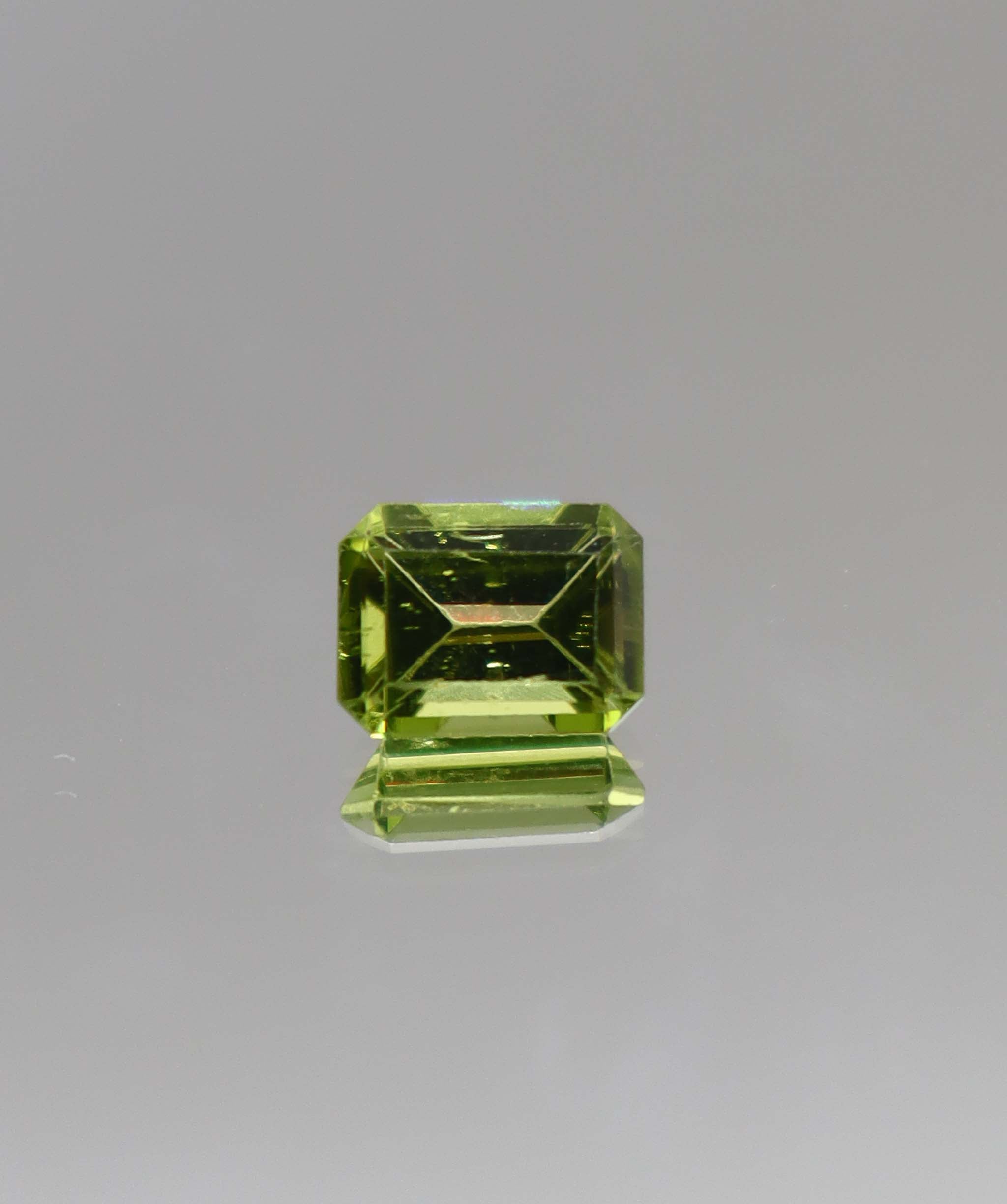 Luxury Promise 1.97ct Peridot Emerald DXBCS2431