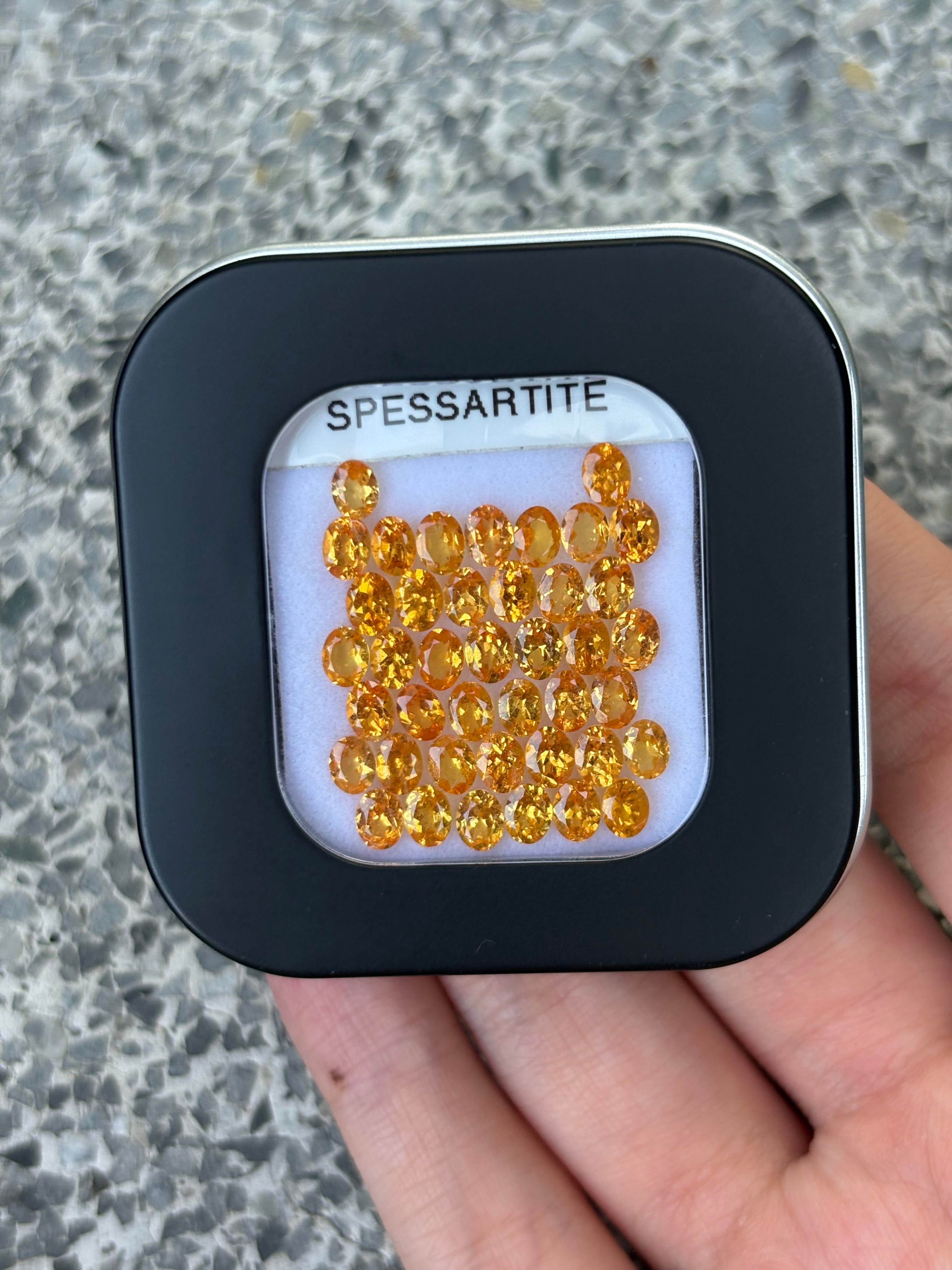Luxury Promise 10.18ct Spessartine Oval Set (4x3, 41 pcs) DXBCS3885