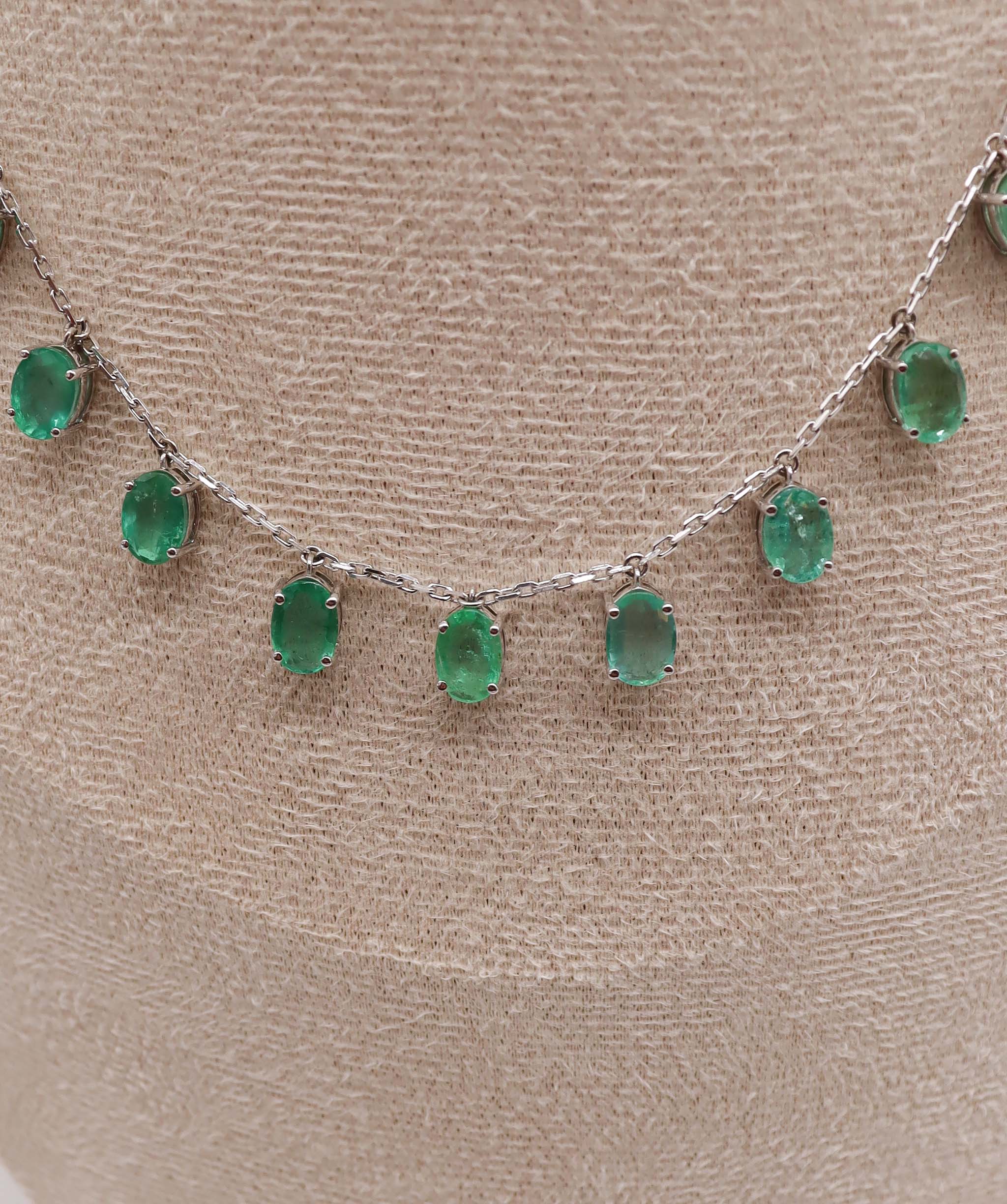 Luxury Promise 13.20ct Emerald white gold Necklace with Cert DXBS5675