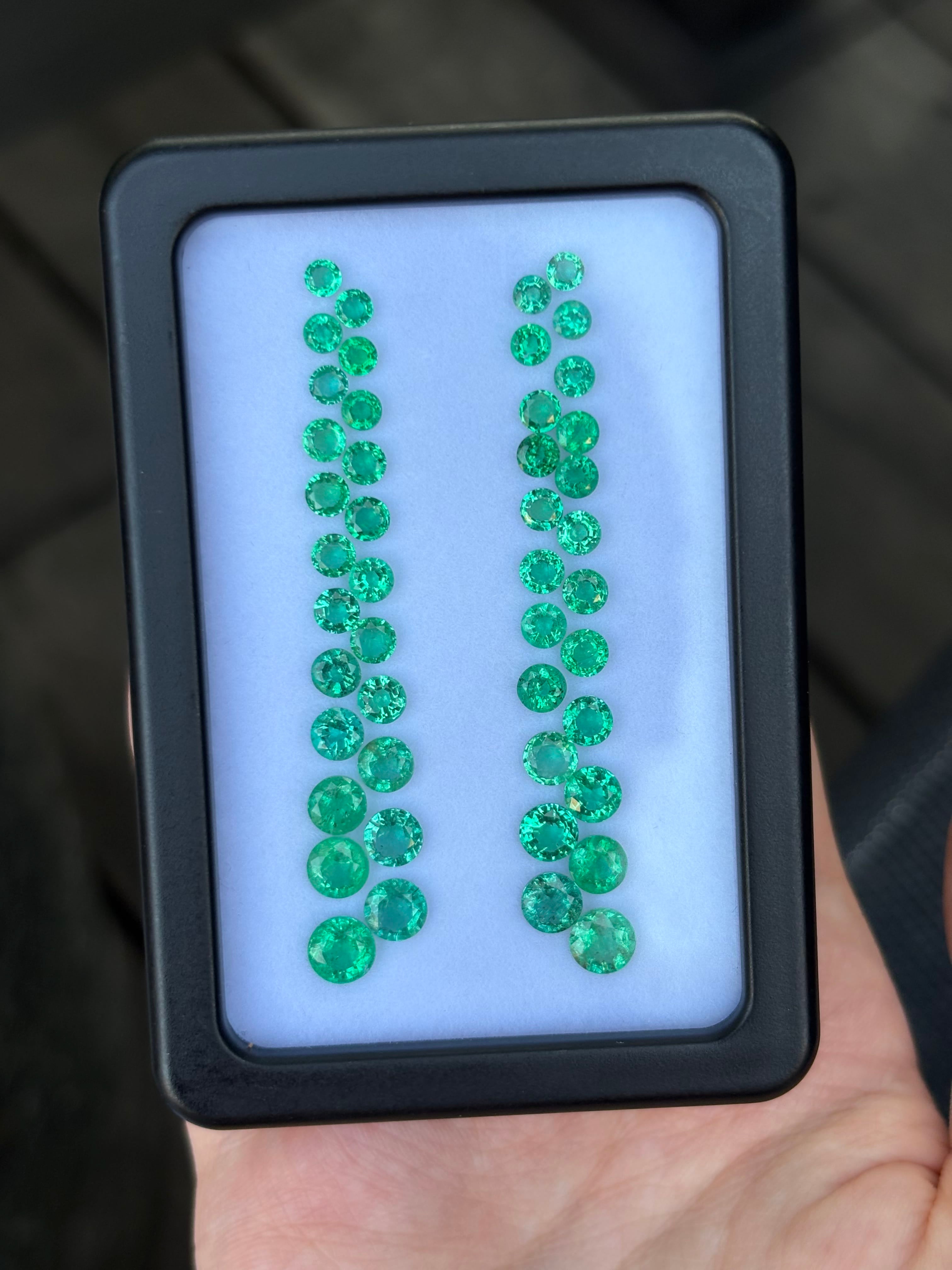 Luxury Promise 15.40ct Emerald Round Brilliant Set (3-5mm) DXBCS3880