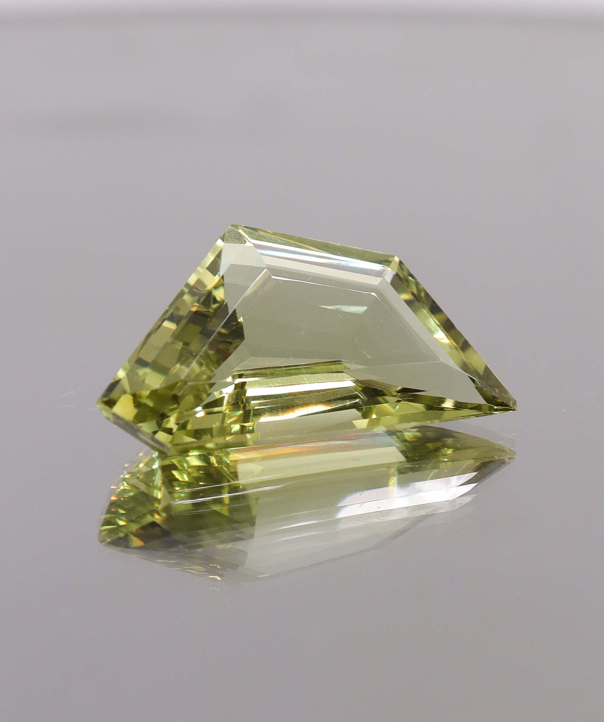 Luxury Promise 15.898ct Beryl DXBCS2982