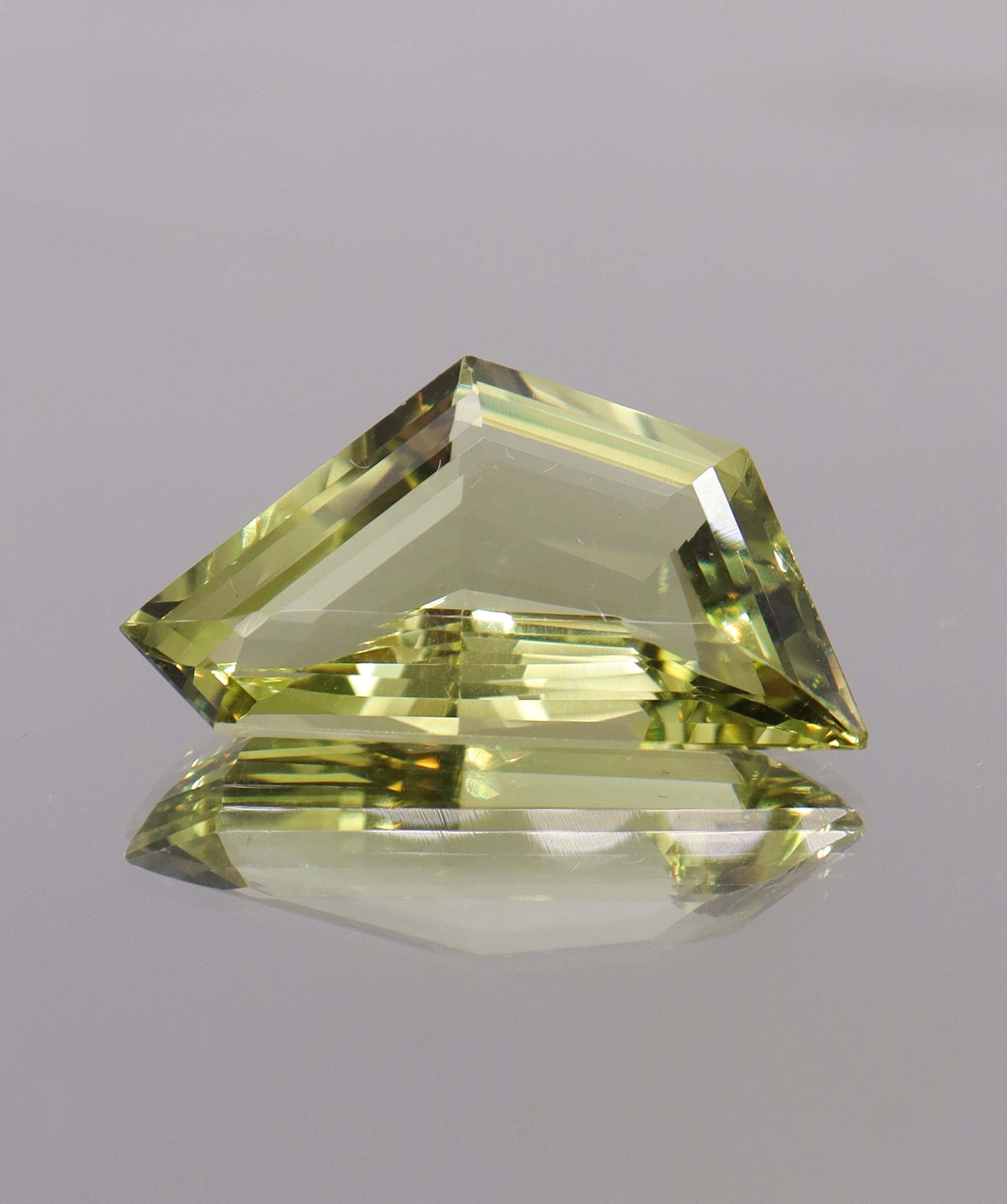 Luxury Promise 15.898ct Beryl DXBCS2982