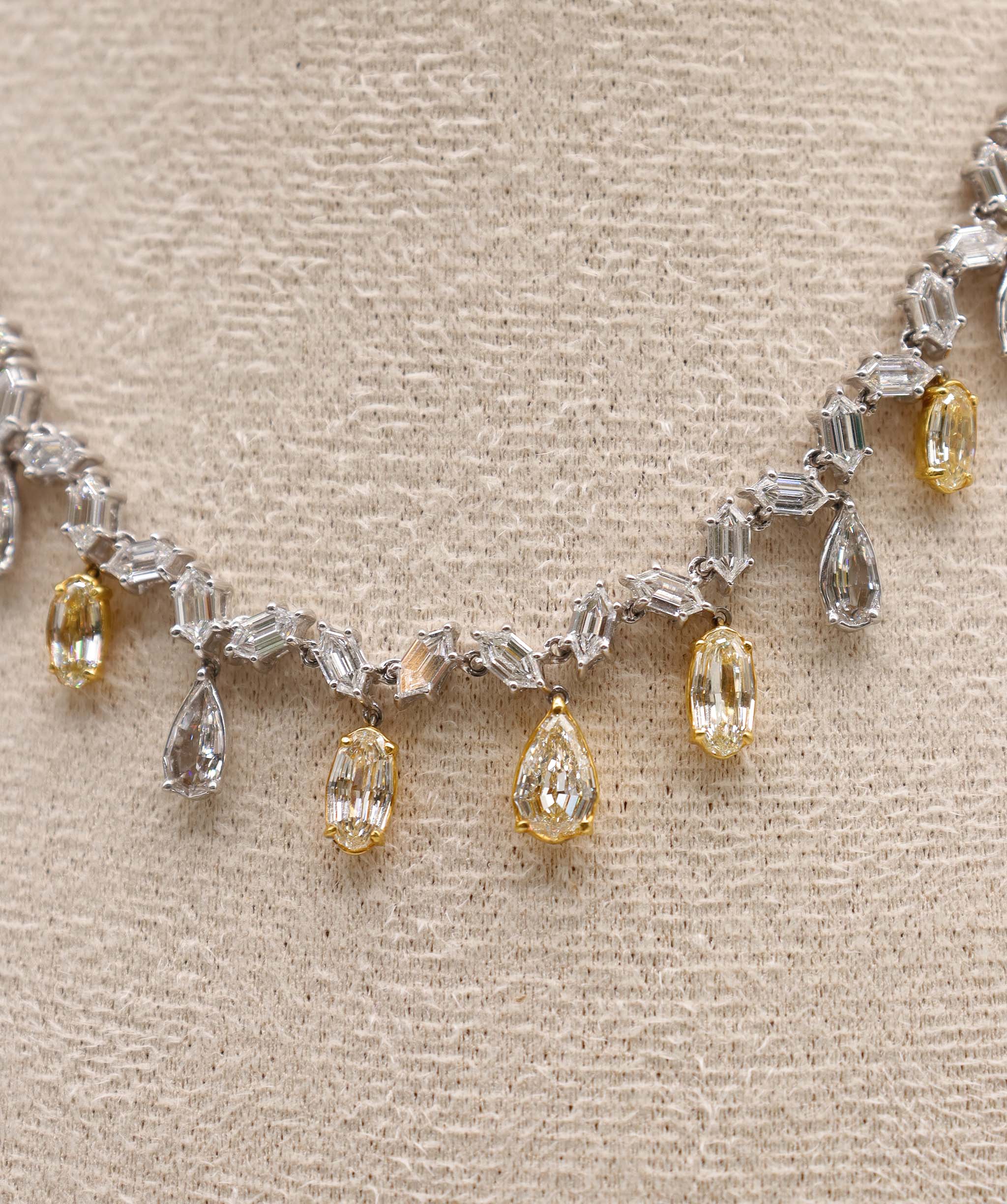 Luxury Promise 17.2CT NECKLACE NK-B31K