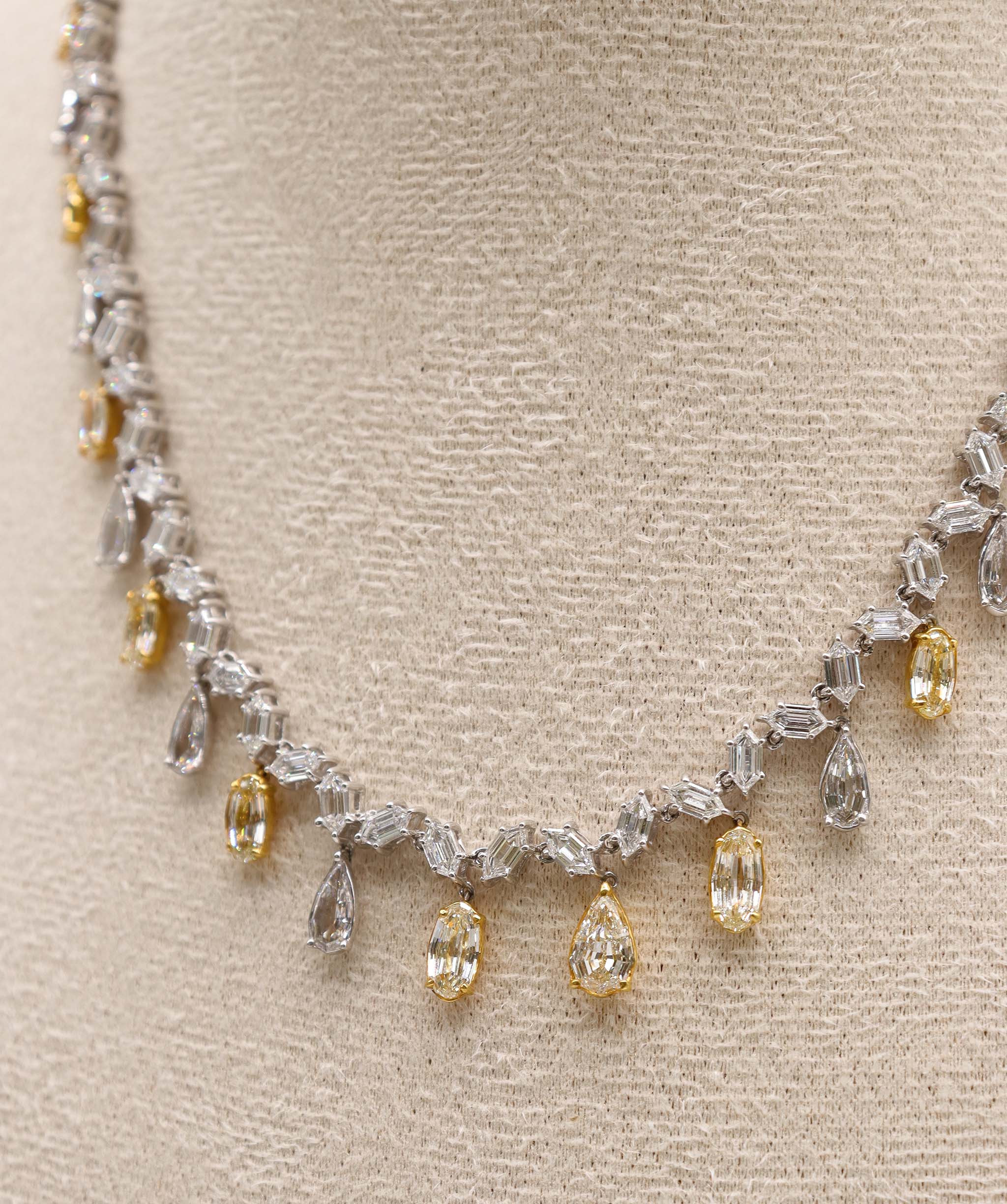 Luxury Promise 17.2CT NECKLACE NK-B31K